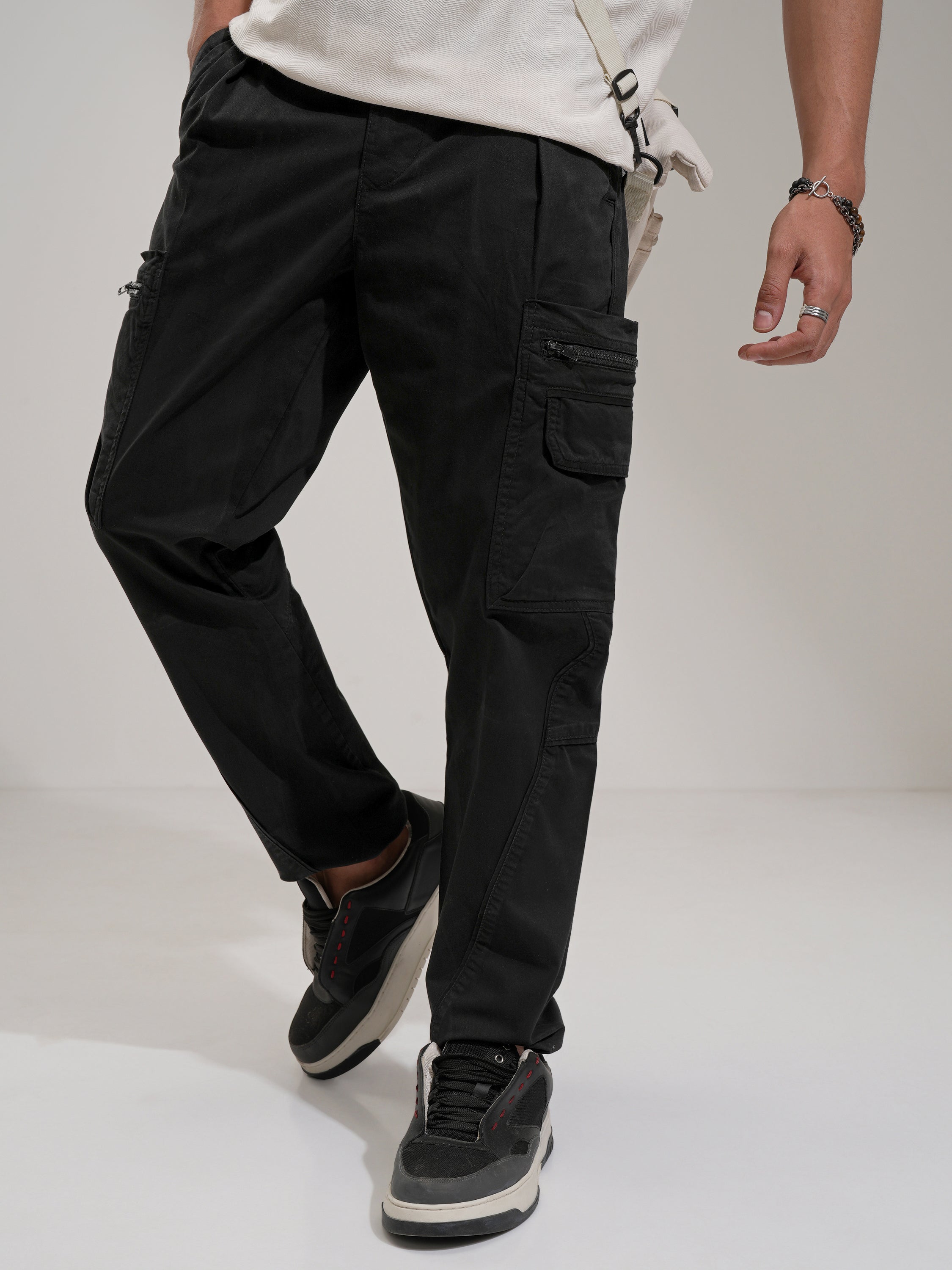 Highlander Men Black Straight Fit Solid Cargo - Black - Image 4