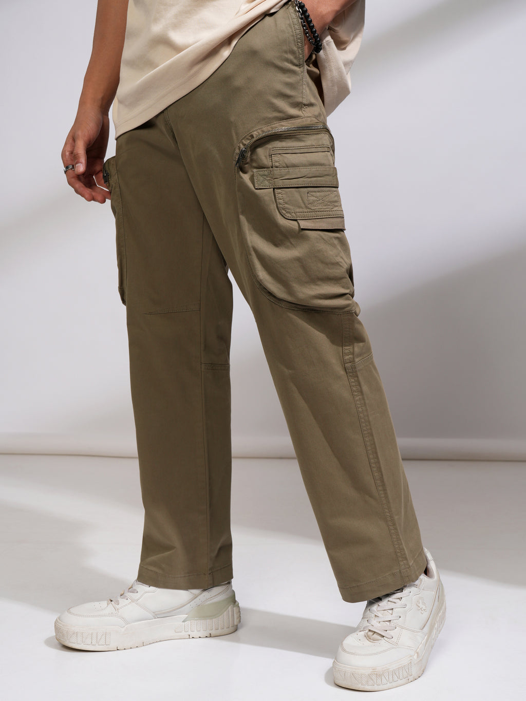 Highlander Men Green Straight Fit Solid Casual Trouser - Green - Image 4