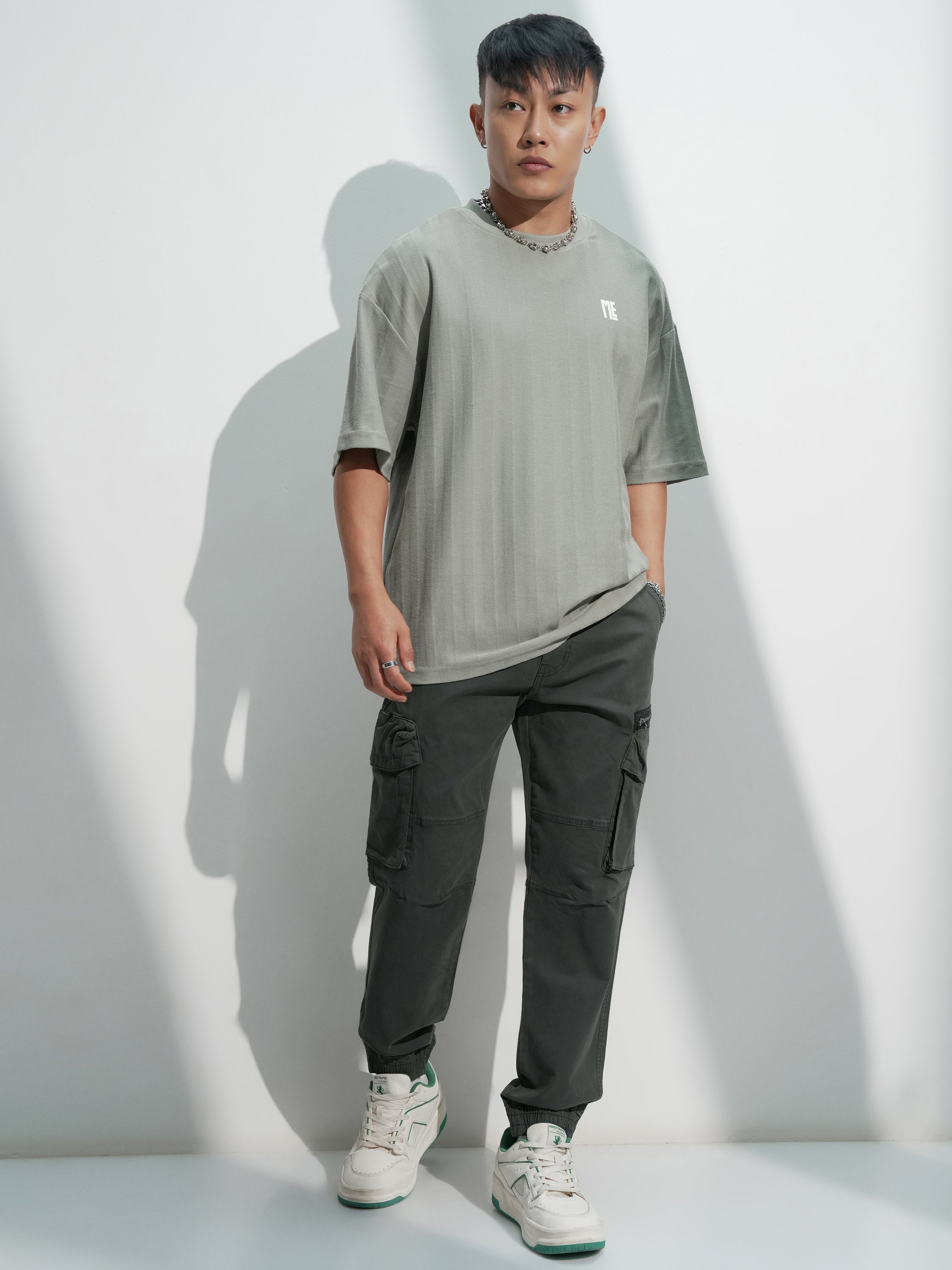 Highlander Men Grey Relaxed Fit Solid Cargo - Grey - Image 2