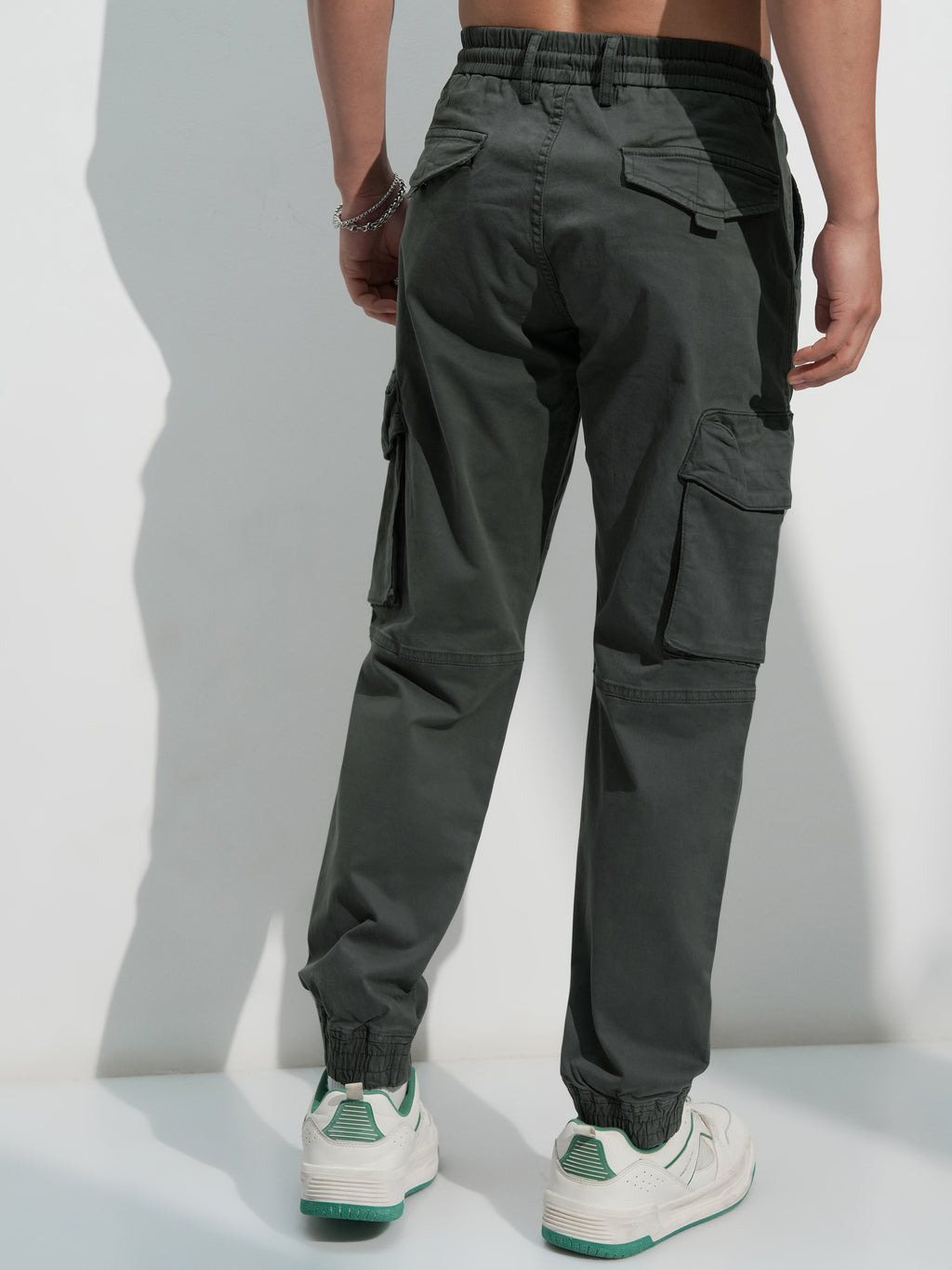 Highlander Men Grey Relaxed Fit Solid Cargo - Grey - Image 3