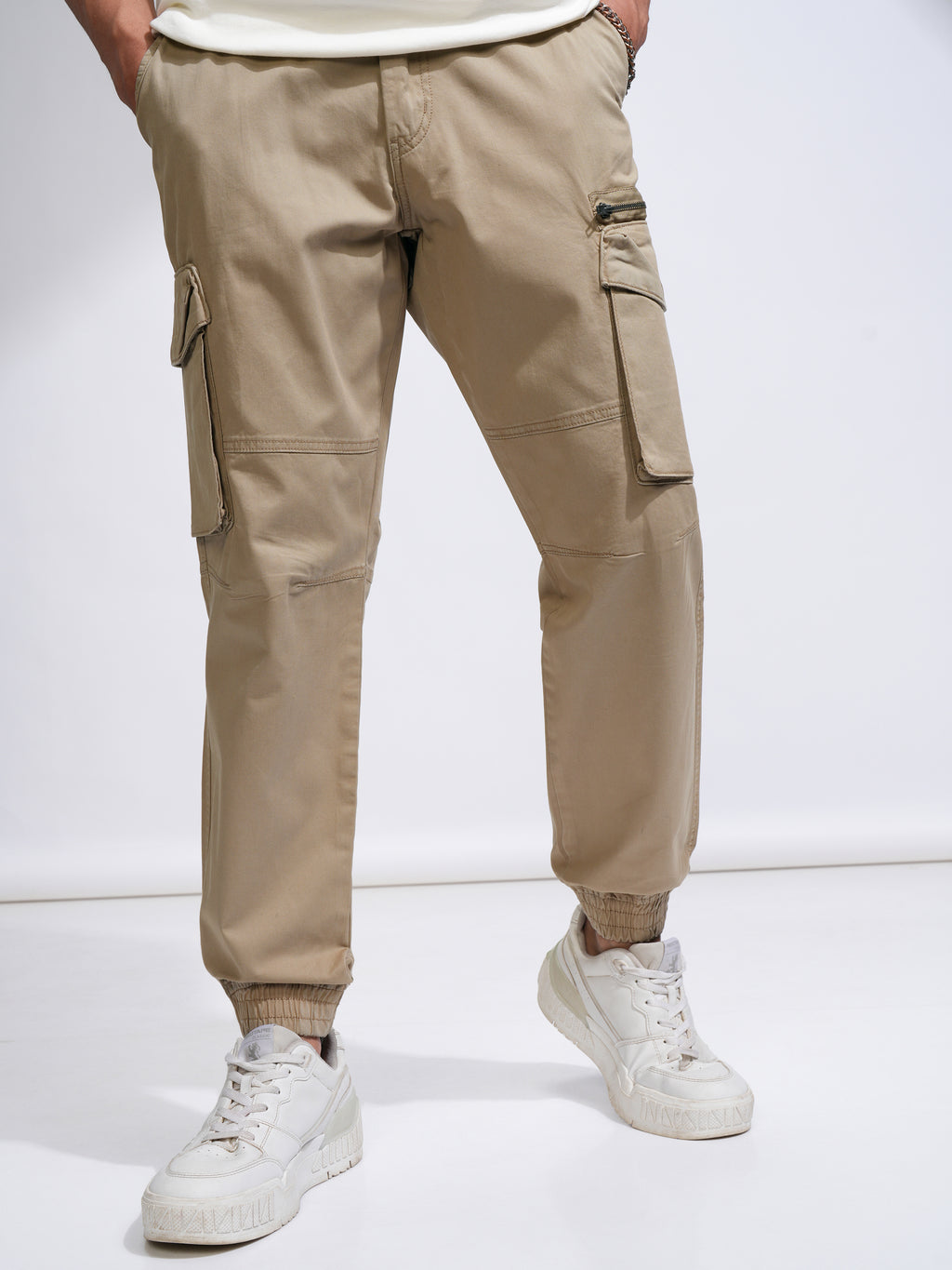 Highlander Men Beige Relaxed fit Solid Cargo - Beige - Image 1
