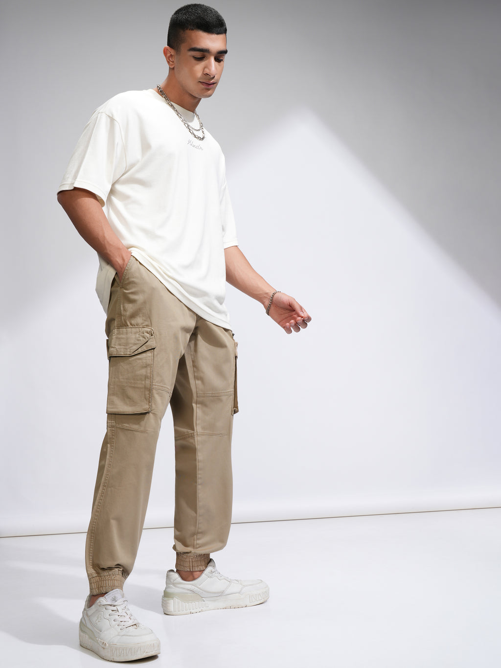 Highlander Men Beige Relaxed fit Solid Cargo - Beige - Image 2