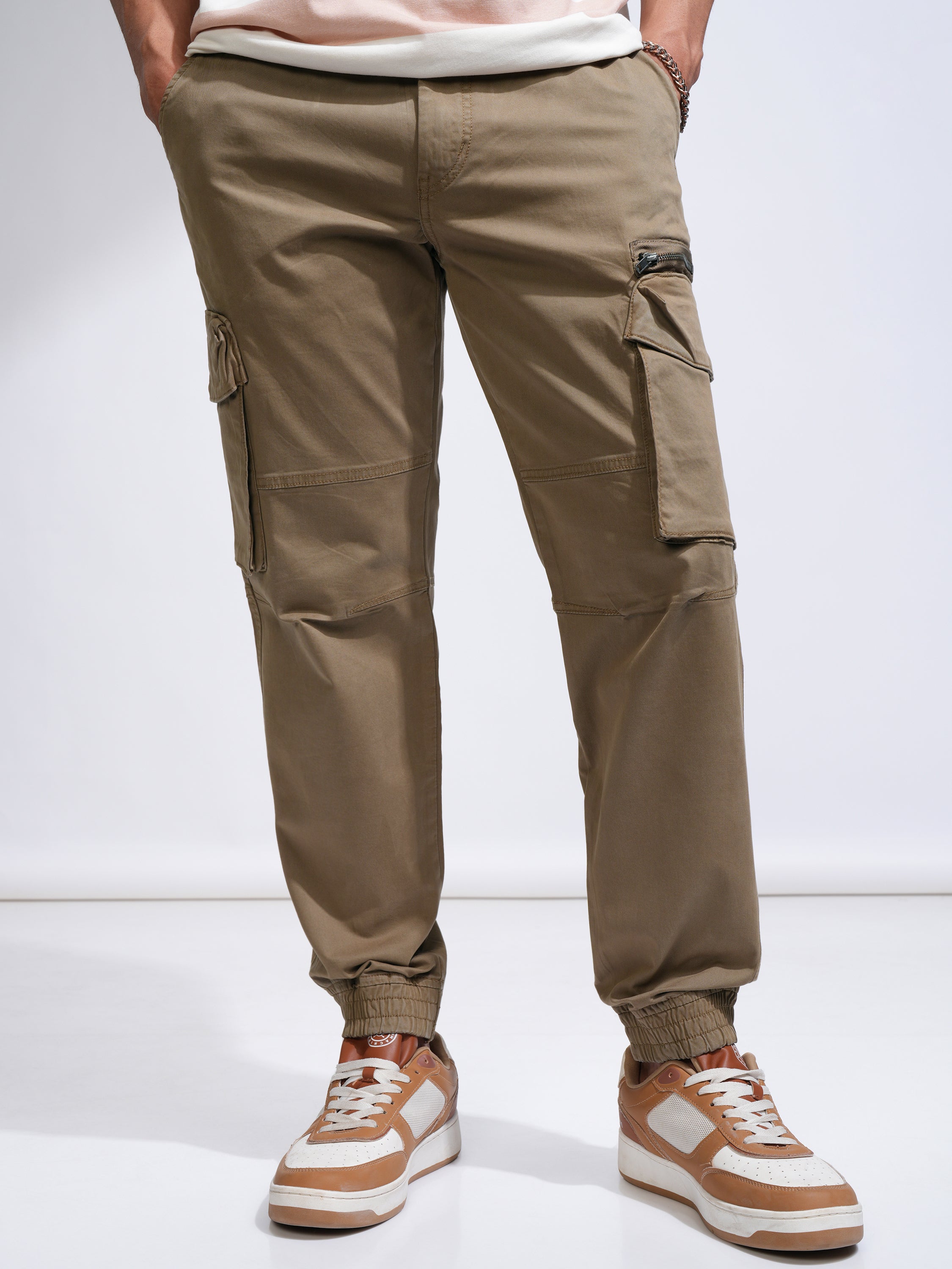 Highlander Men Brown Relaxed fit Solid Cargo - Brown - Image 1