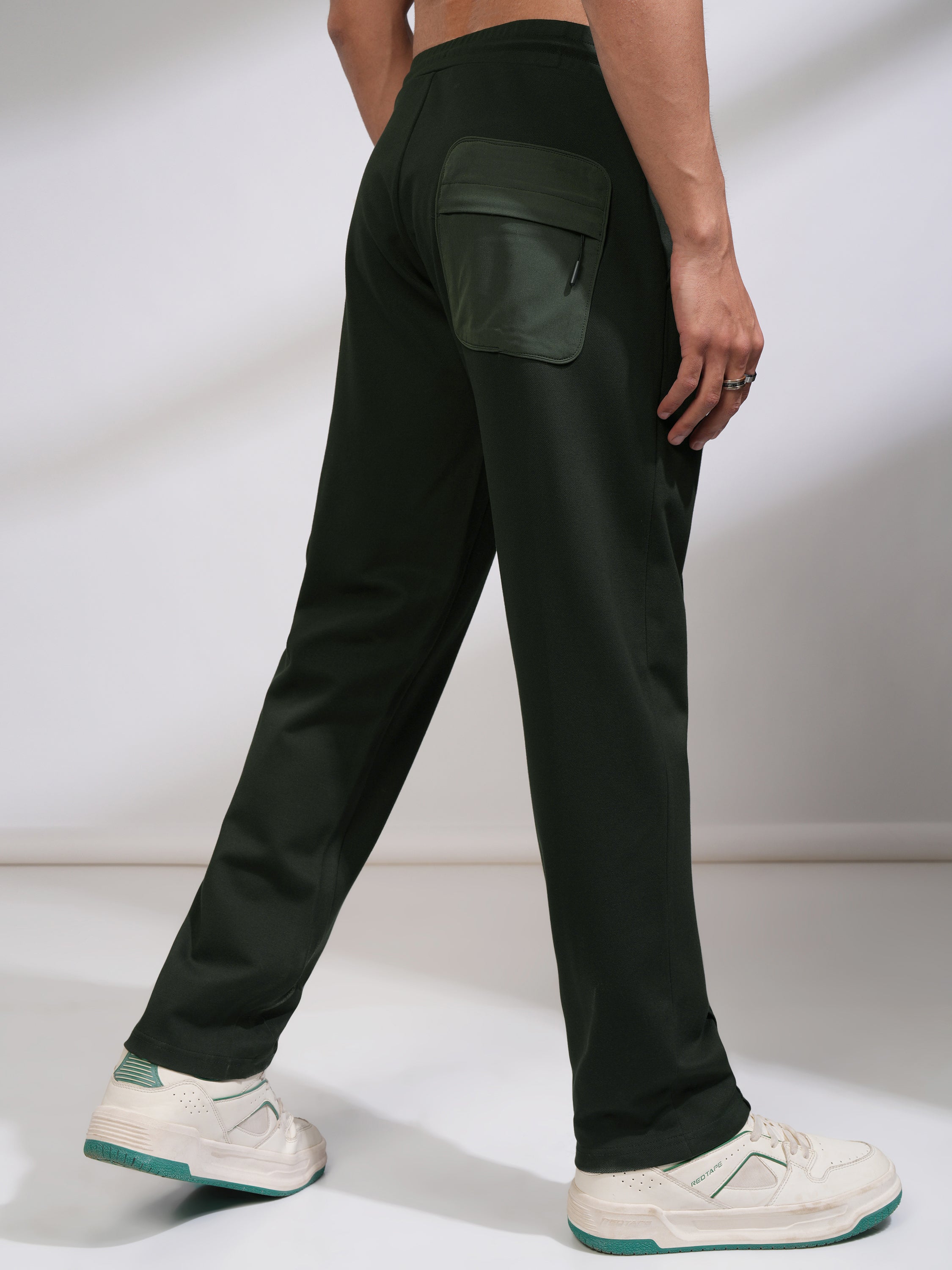 Highlander Men Olive Relaxed Fit Solid Casual Trouser - Olive - Image 3