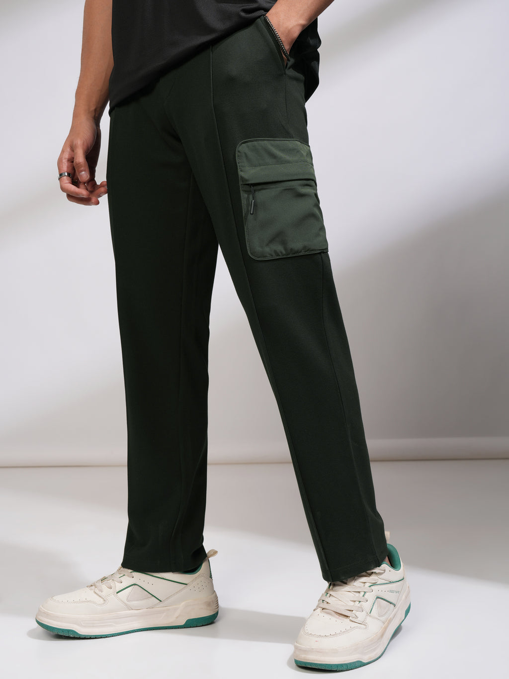 Highlander Men Olive Relaxed Fit Solid Casual Trouser - Olive - Image 4