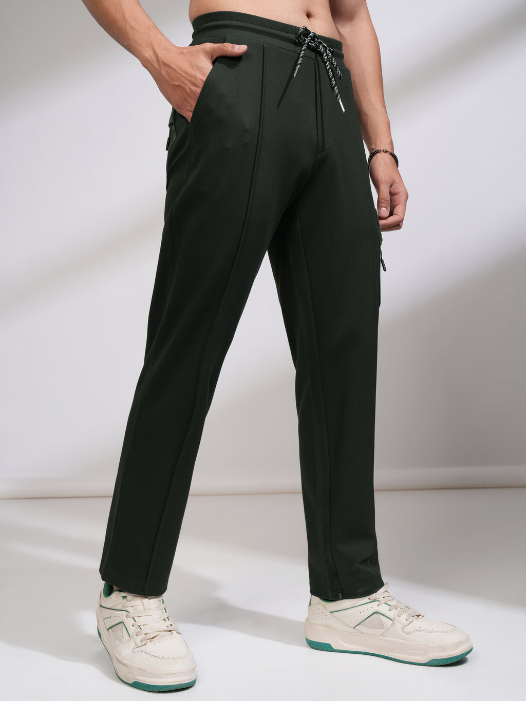 Highlander Men Olive Relaxed Fit Solid Casual Trouser - Olive - Image 6
