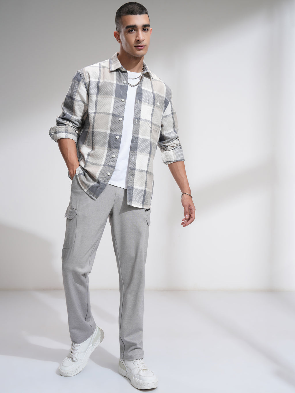 Highlander Men Grey Relaxed Fit Solid Cargos - Grey - Image 2