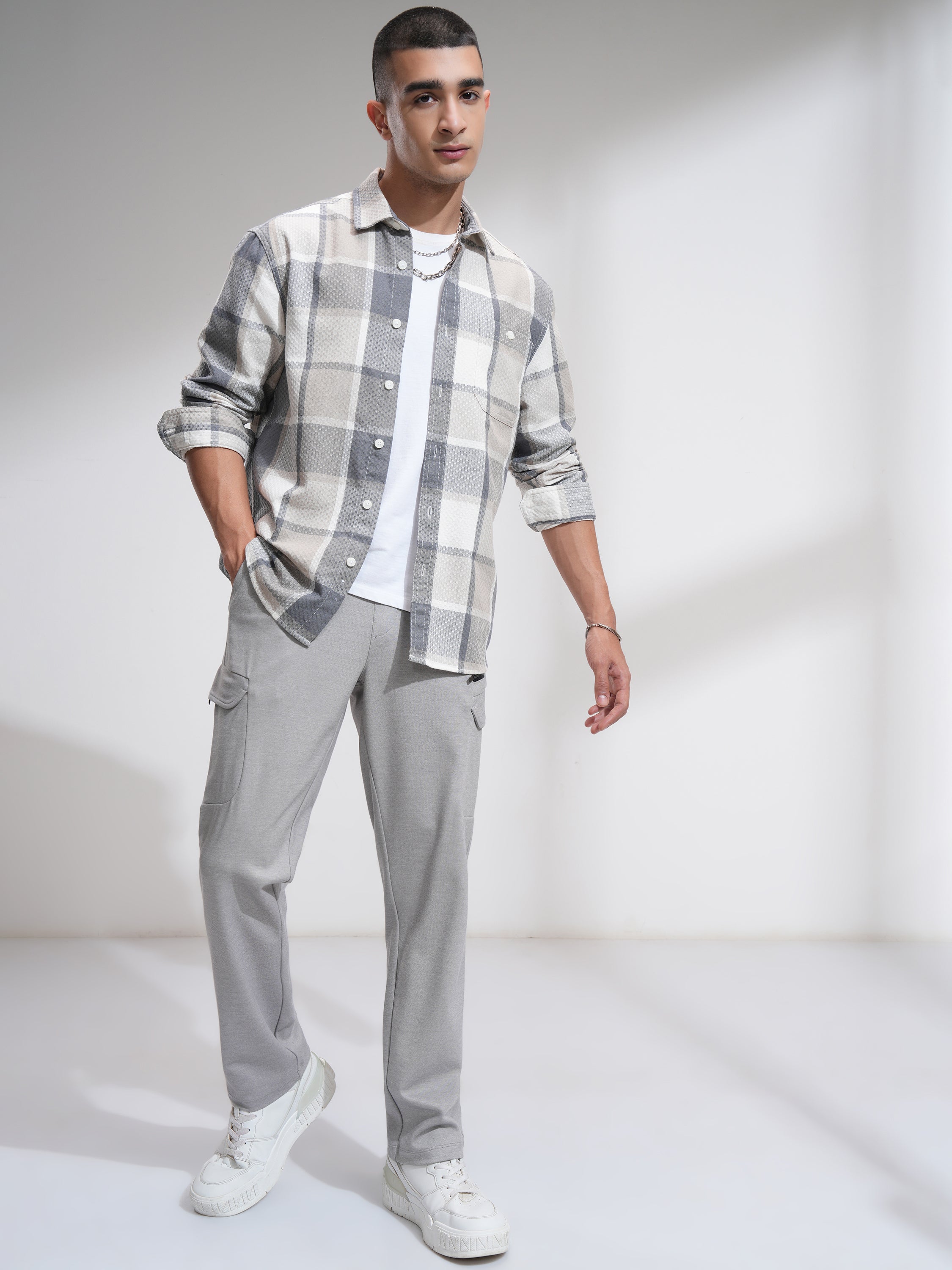 Highlander Men Grey Relaxed Fit Solid Cargos - Grey - Image 2