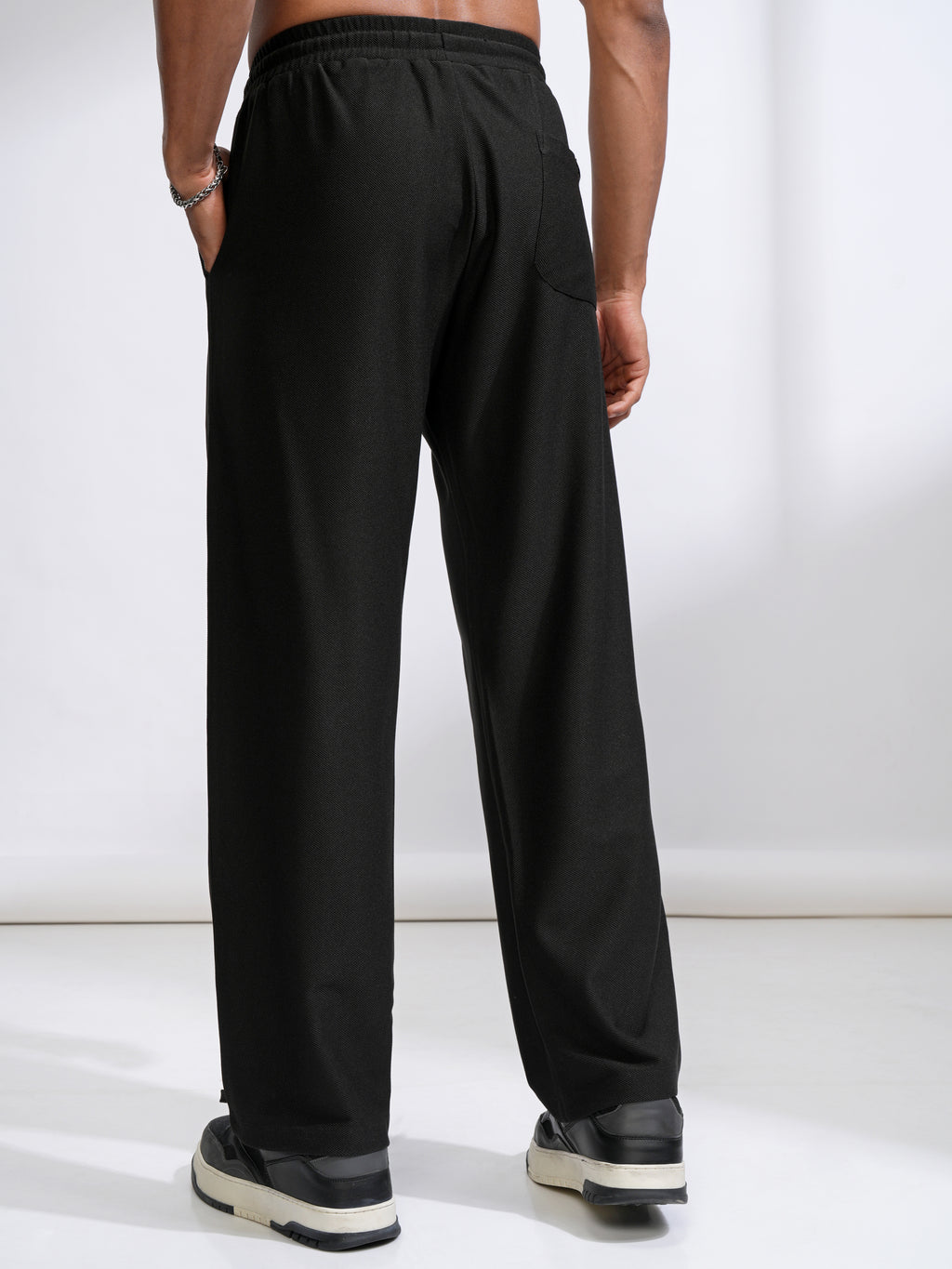 Highlander Men Black Straight Fit Solid Casual Trouser - Black - Image 3
