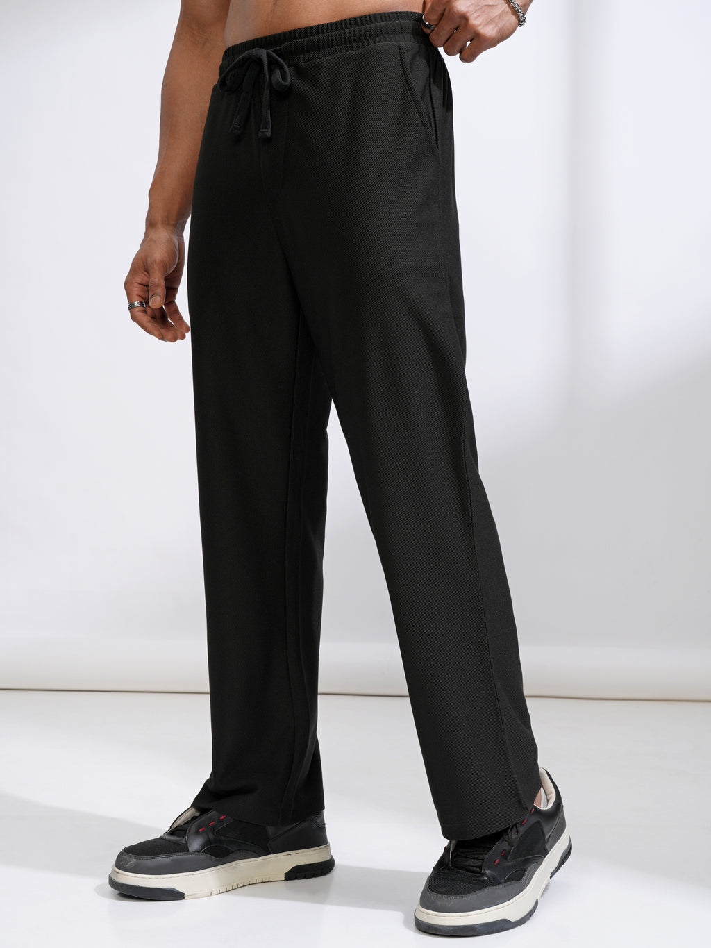 Highlander Men Black Straight Fit Solid Casual Trouser - Black - Image 4