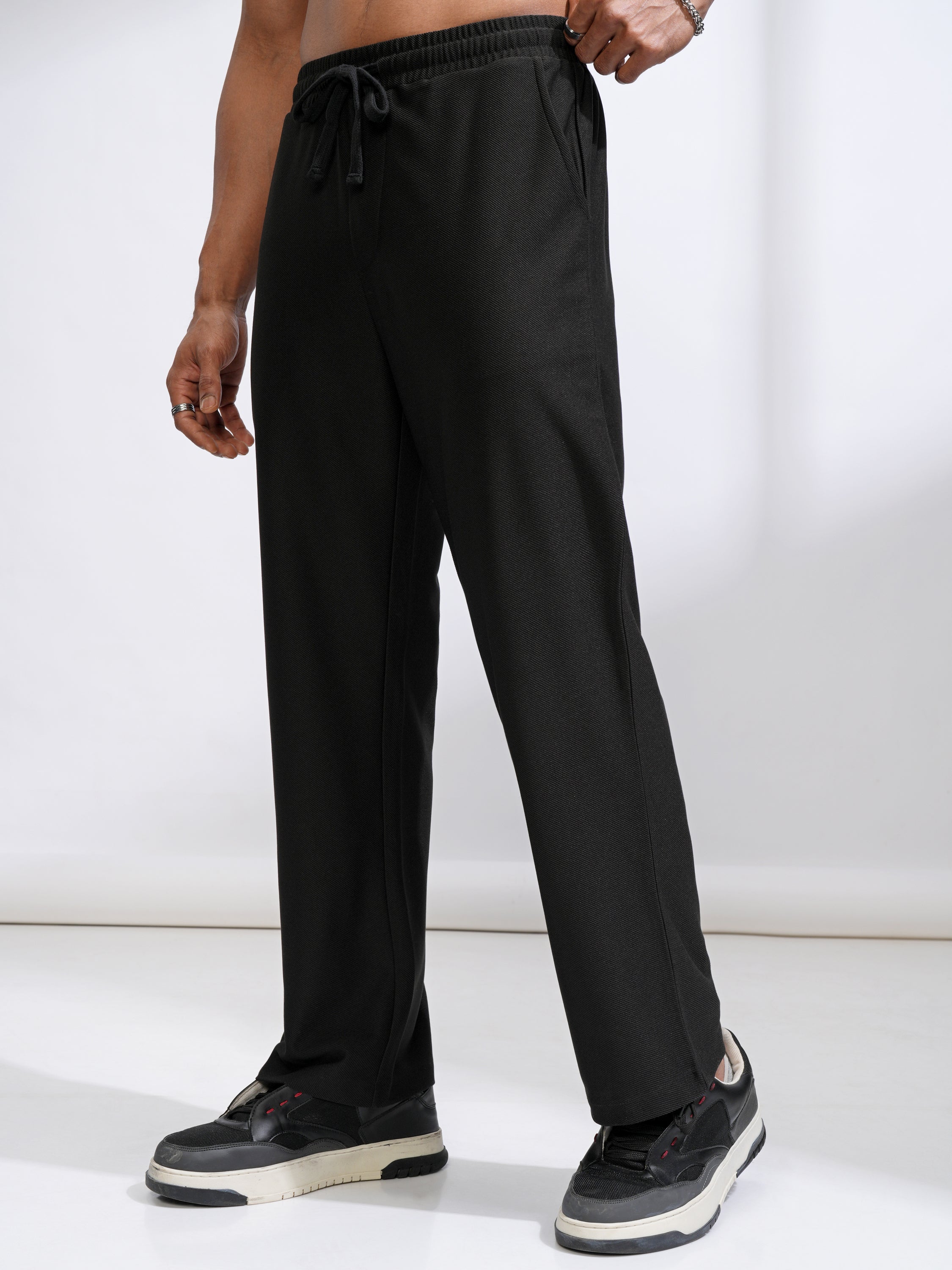 Highlander Men Black Straight Fit Solid Casual Trouser - Black - Image 4