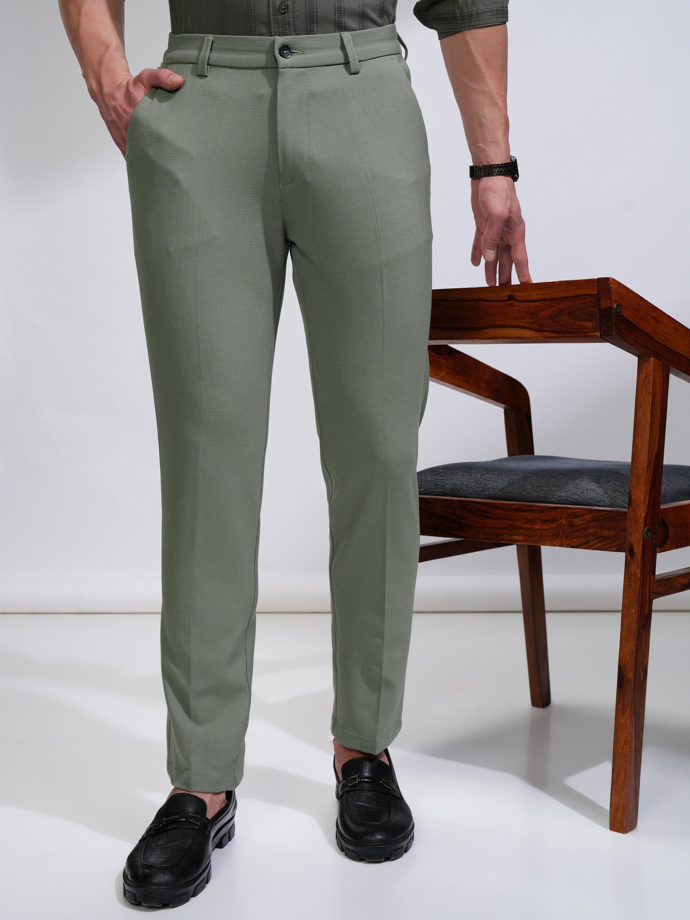 Highlander Men Olive Slim Fit Solid Casual Trouser - Olive - Image 1