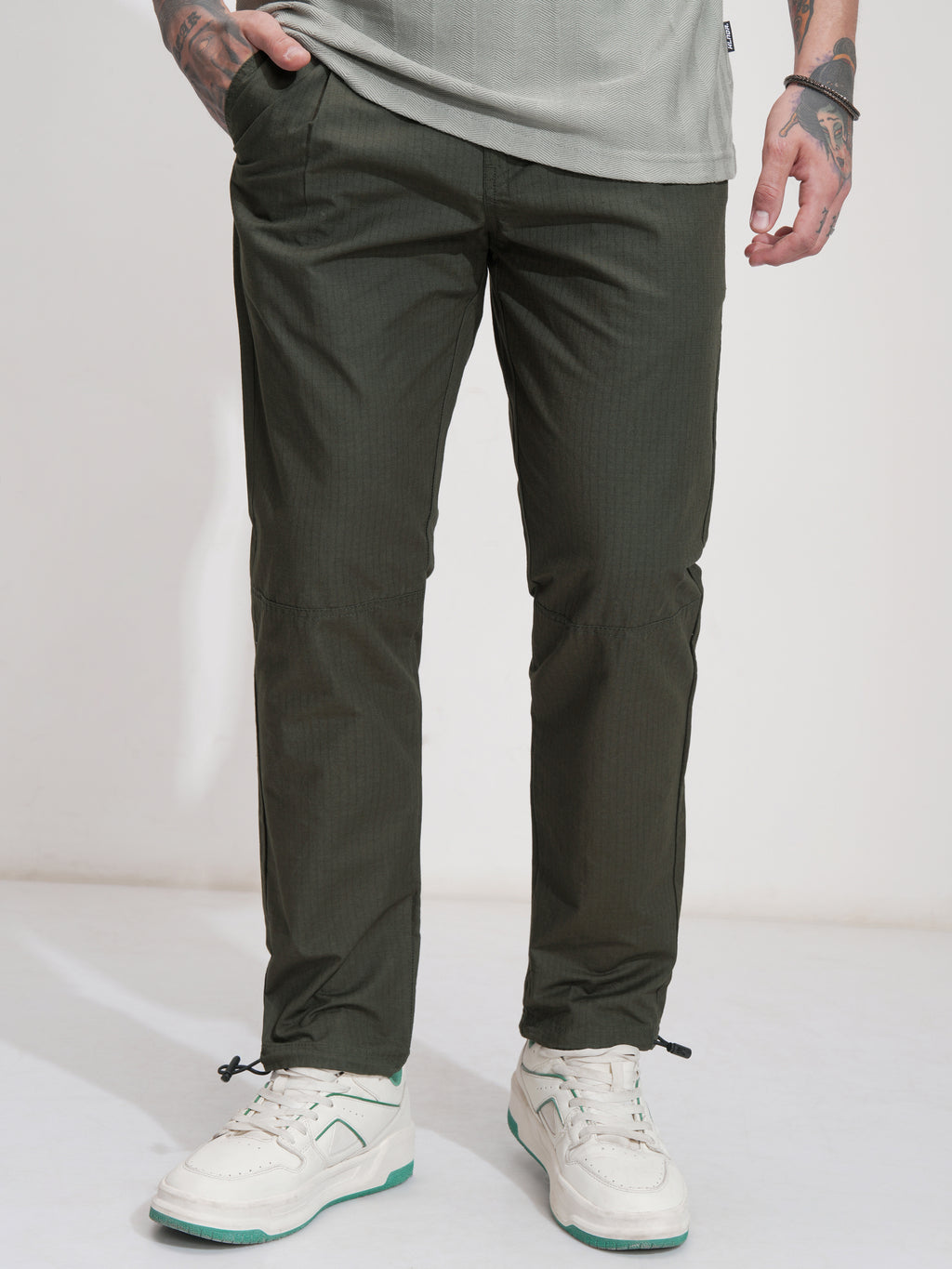 Highlander Men Green Straight Fit Solid Casual Trouser - Green - Image 1