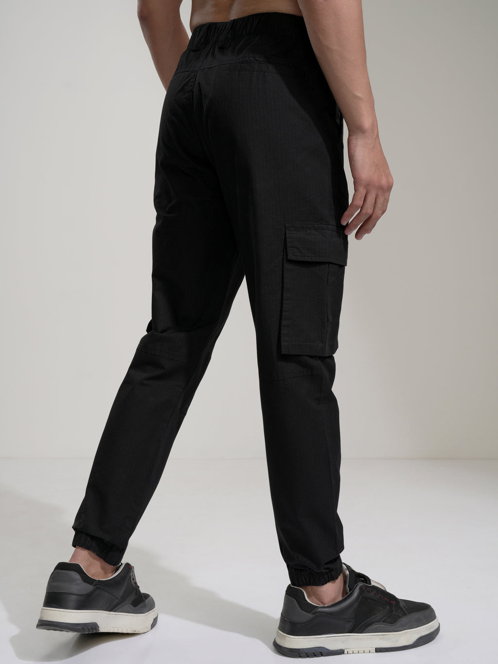 Highlander Men Black Slim Fit Solid Joggers - Black - Image 3