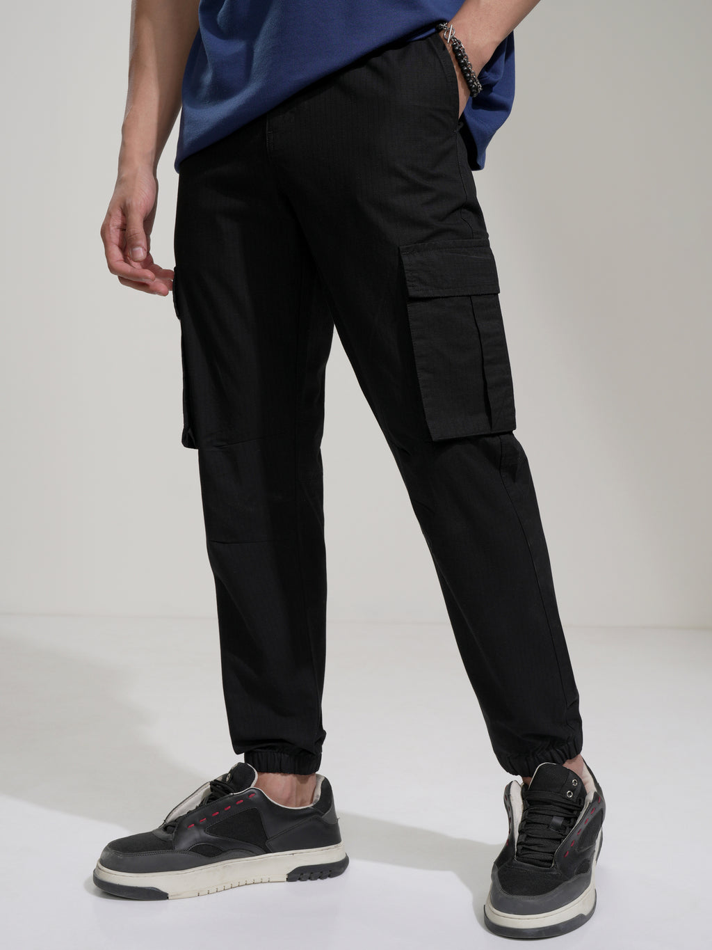 Highlander Men Black Slim Fit Solid Joggers - Black - Image 4