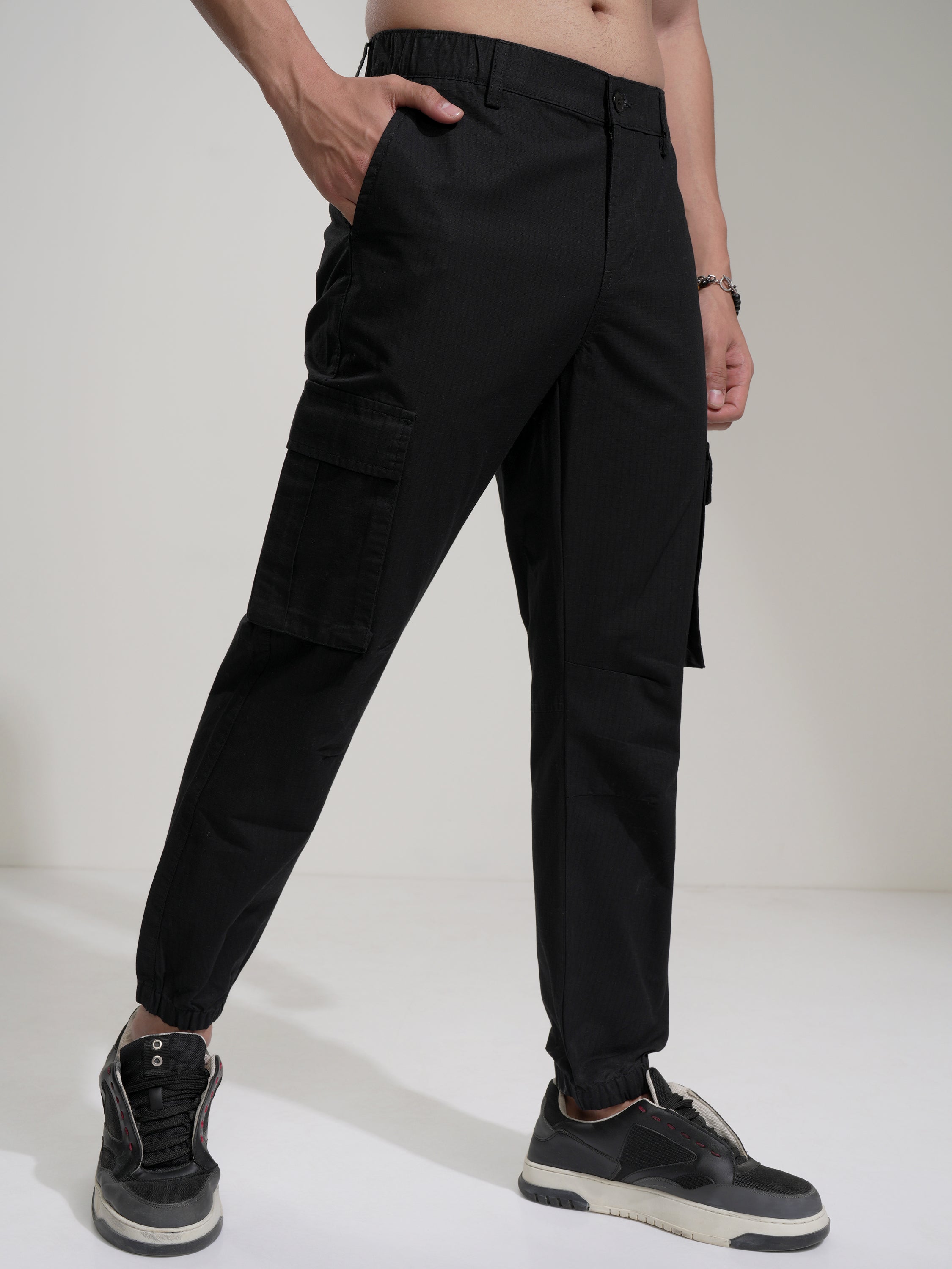 Highlander Men Black Slim Fit Solid Joggers - Black - Image 6