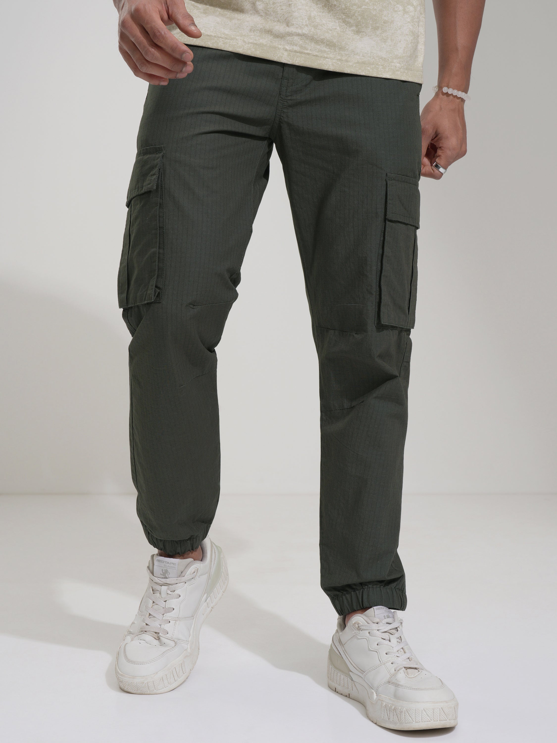 Highlander Men Green Slim Fit Solid Joggers - Green - Image 1