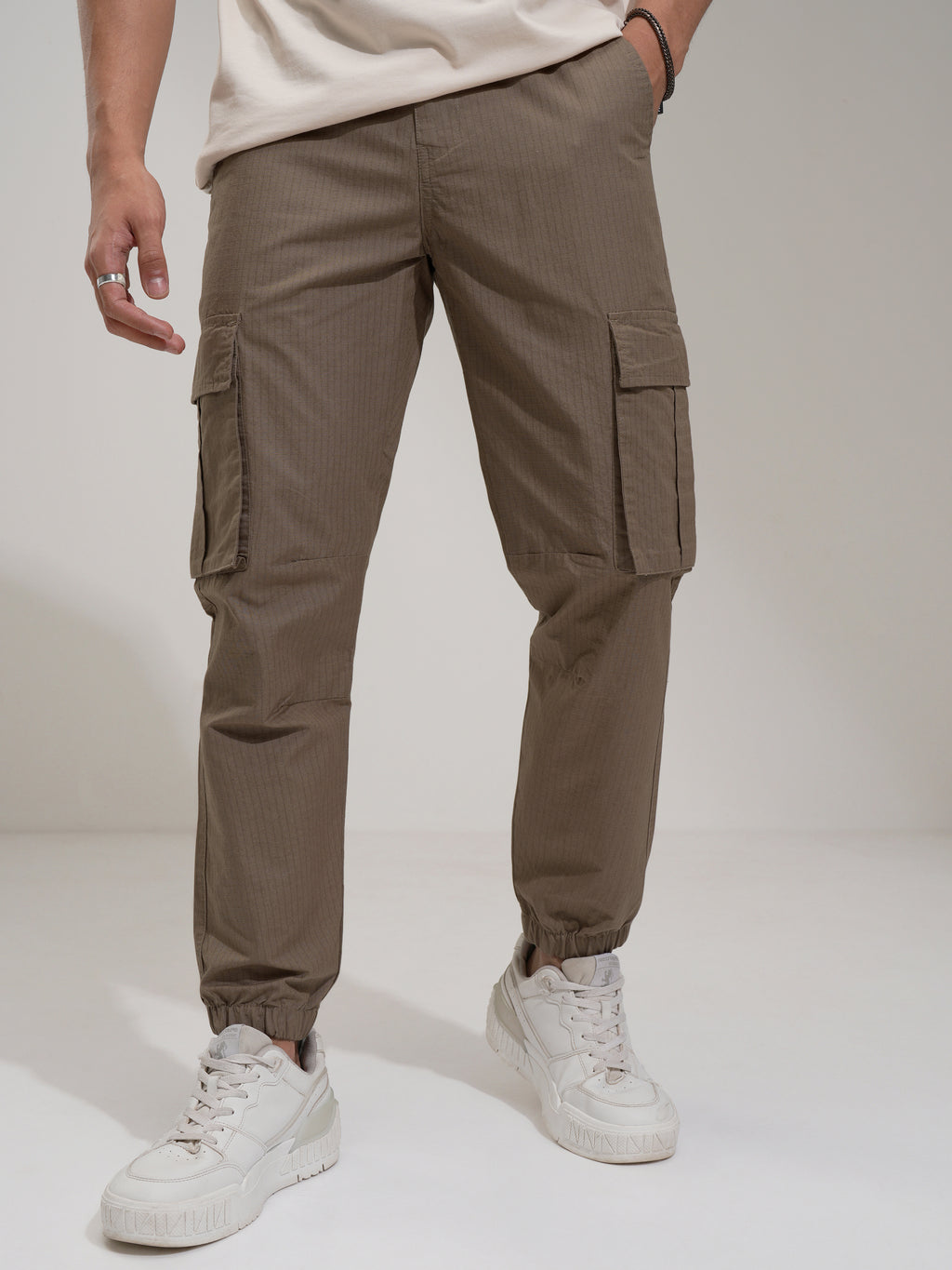 Highlander Men Brown Slim Fit Solid Cargo - Brown - Image 1