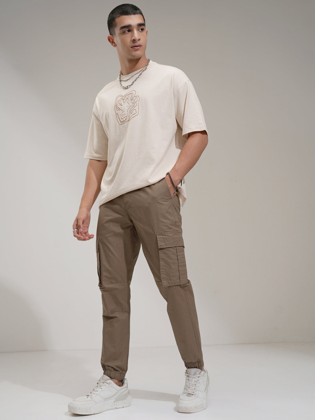 Highlander Men Brown Slim Fit Solid Cargo - Brown - Image 2