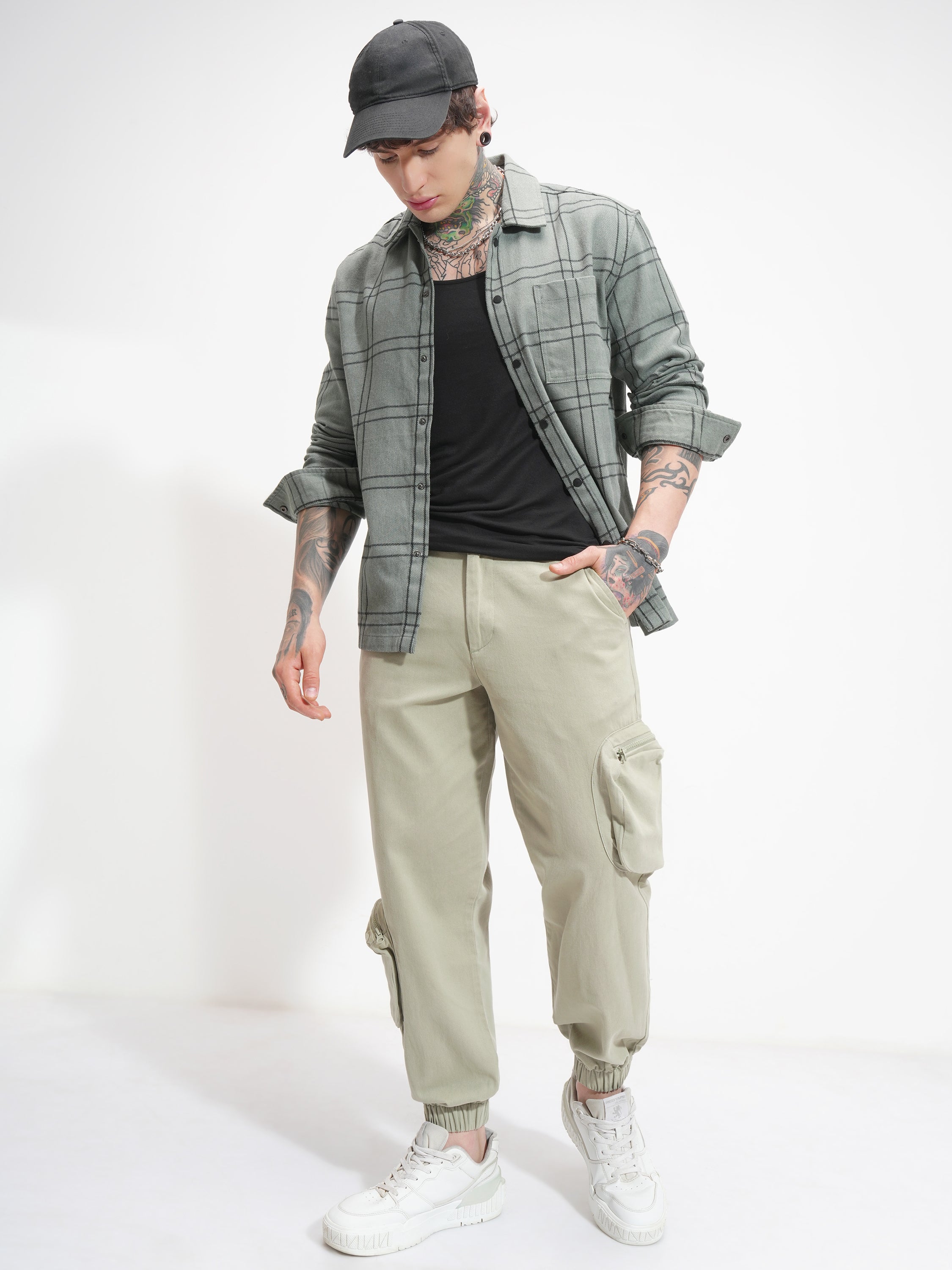 Highlander Men Beige Straight Fit Solid Cargos - Beige - Image 2