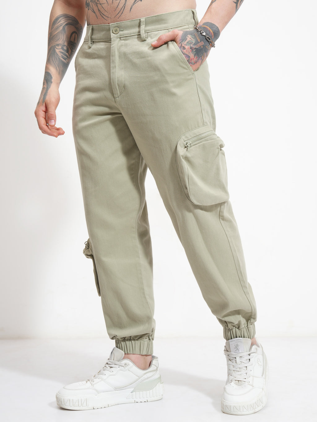 Highlander Men Beige Straight Fit Solid Cargos - Beige - Image 4