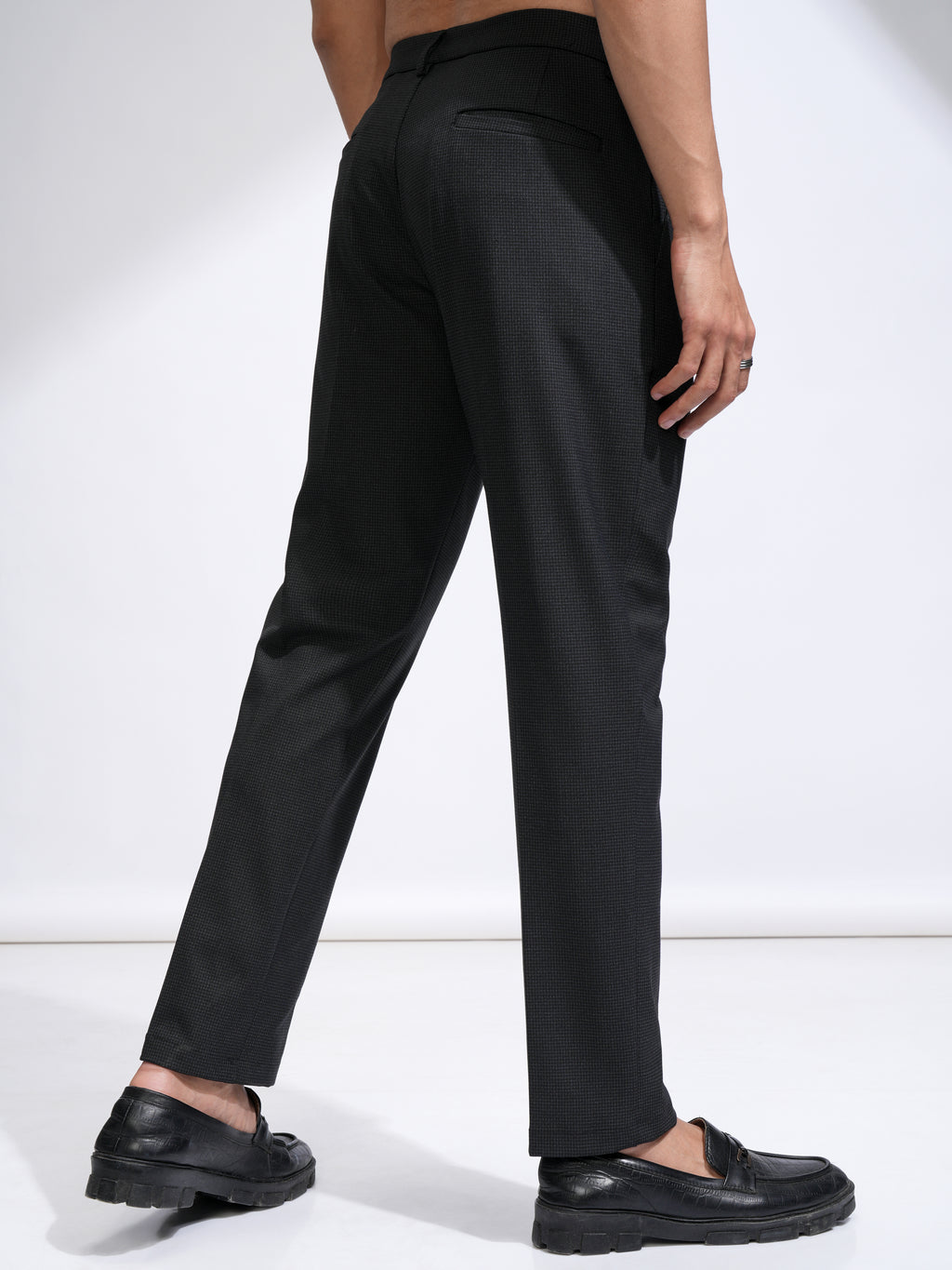 Highlander Men Black Slim Fit Solid Casual Trouser - Black - Image 3