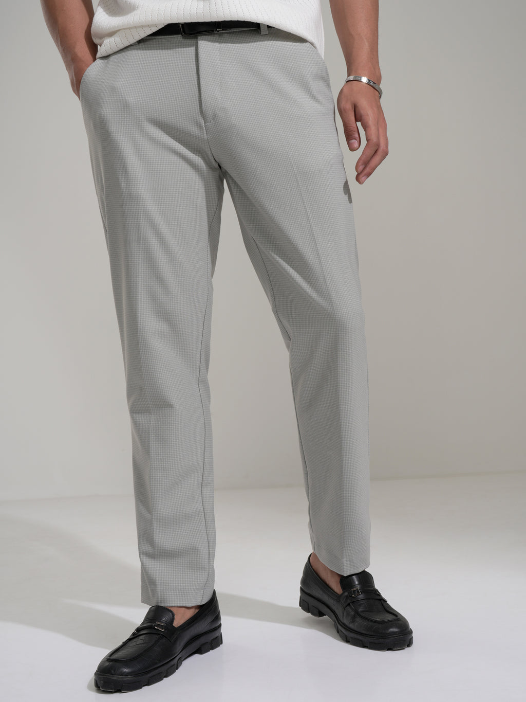 Highlander Men Grey Slim Fit Solid Casual Trouser - Grey - Image 1