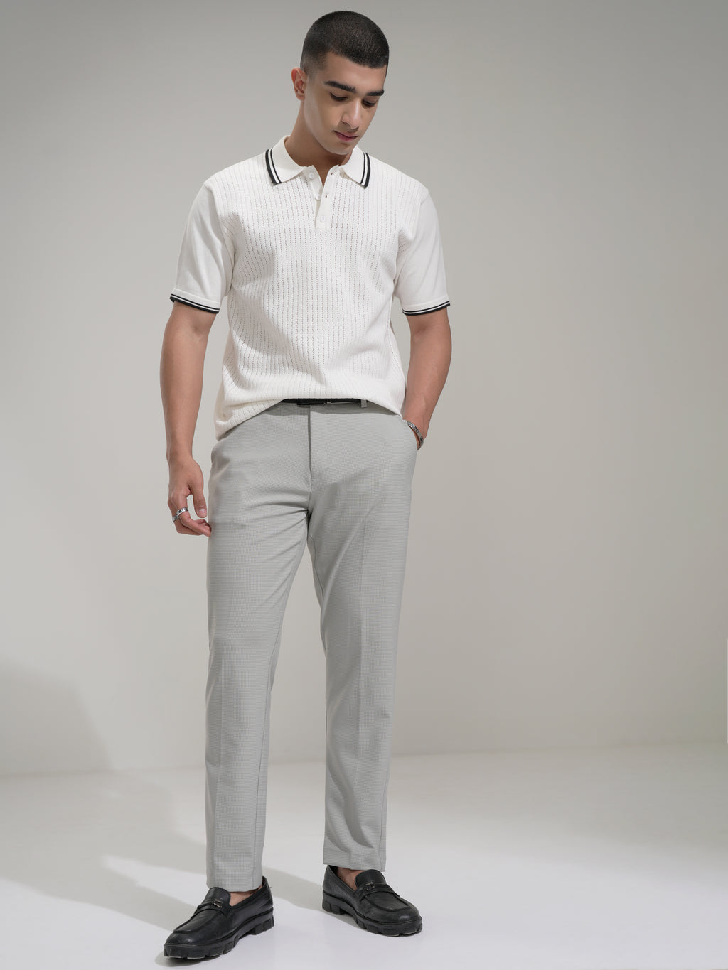 Highlander Men Grey Slim Fit Solid Casual Trouser - Grey - Image 2
