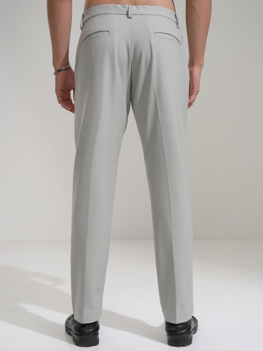 Highlander Men Grey Slim Fit Solid Casual Trouser - Grey - Image 3