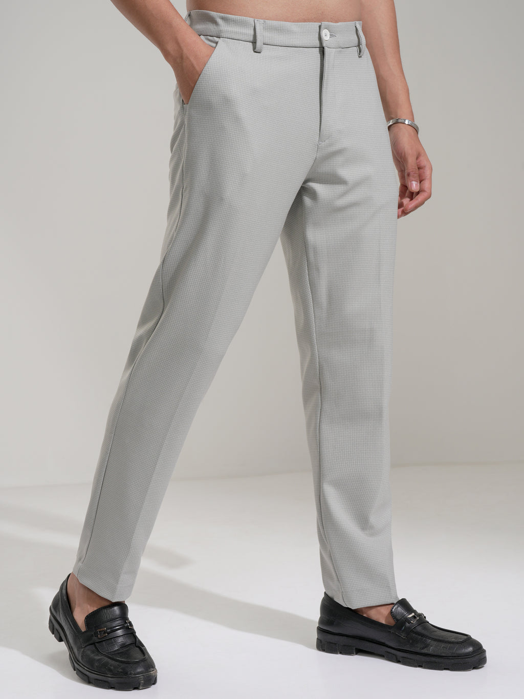 Highlander Men Grey Slim Fit Solid Casual Trouser - Grey - Image 6