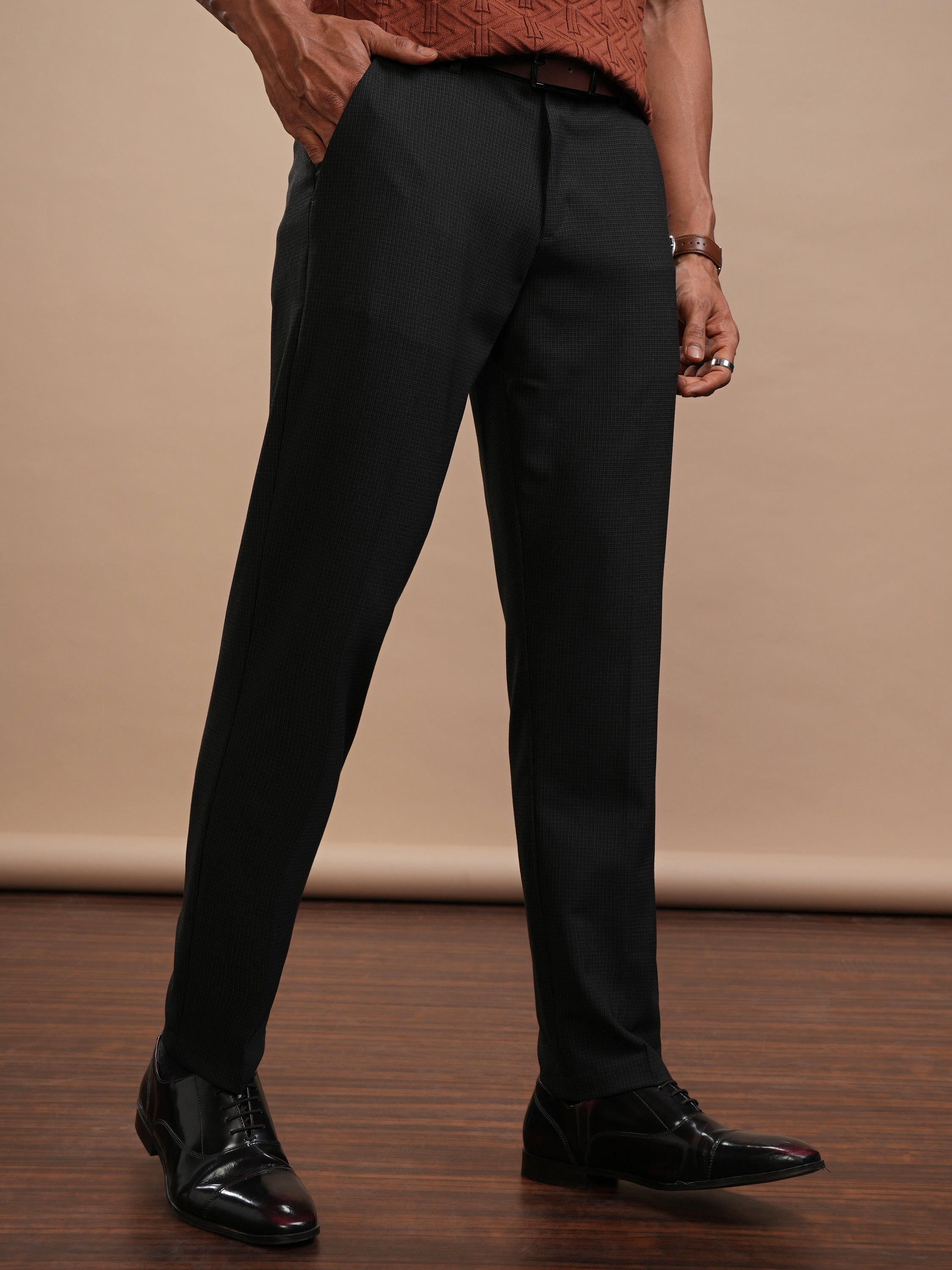 Highlander Men Charcoal Slim Fit Solid Casual Trouser - Charcoal - Image 6