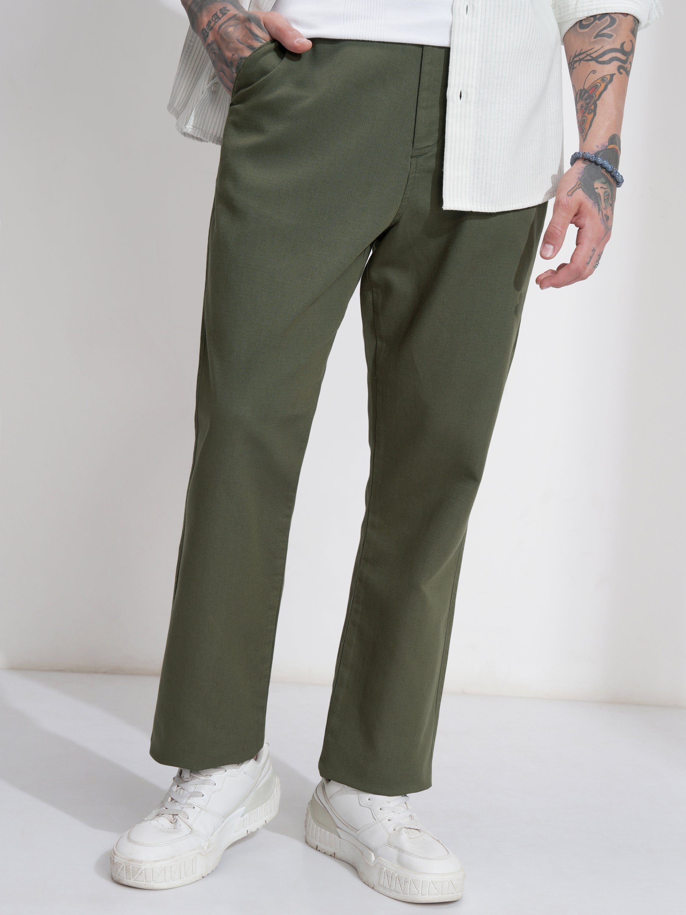 Highlander Men Olive Straight Fit Solid Casual Trouser - Olive - Image 1