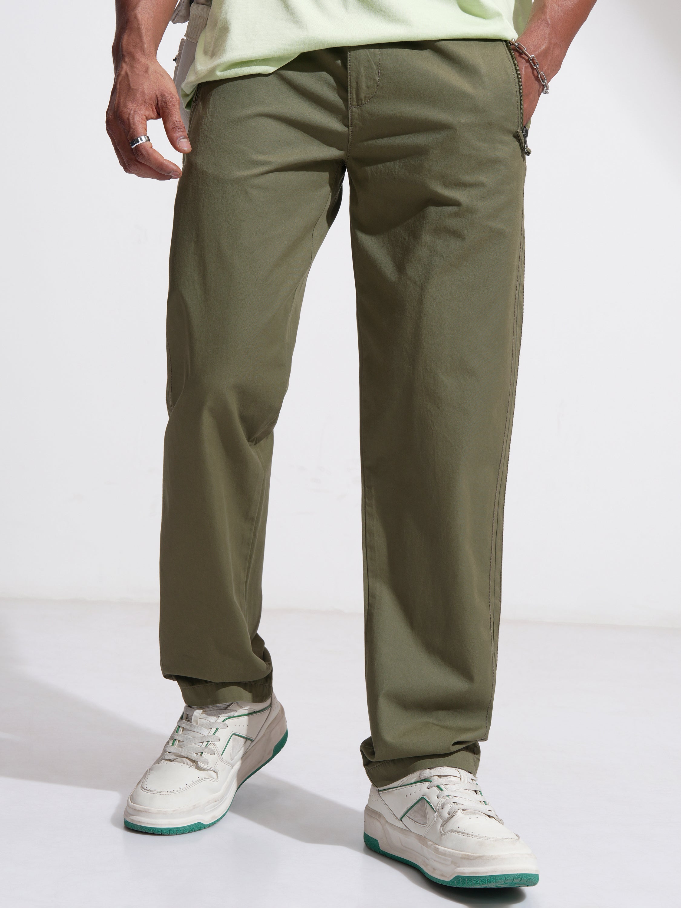 Highlander Men Olive Relaxed Fit Solid Casual Trouser - Olive - Image 1