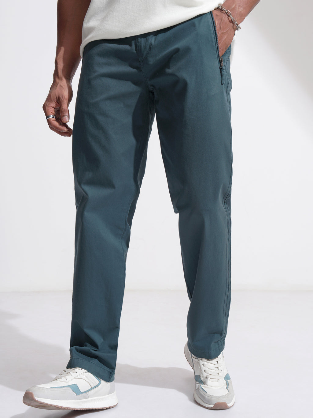 Highlander Men Green Relaxed Fit Solid Casual Trouser - Green - Image 1