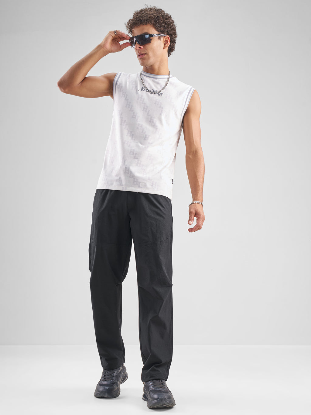 Highlander Men Black Relaxed Fit Solid Regular Trouser - Black - Image 2
