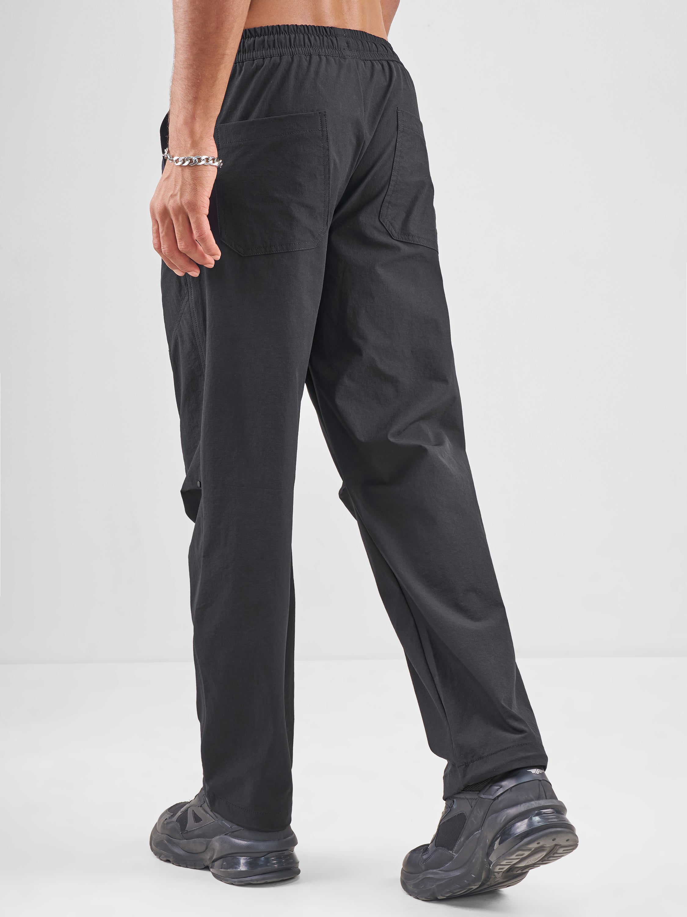 Highlander Men Black Relaxed Fit Solid Regular Trouser - Black - Image 3