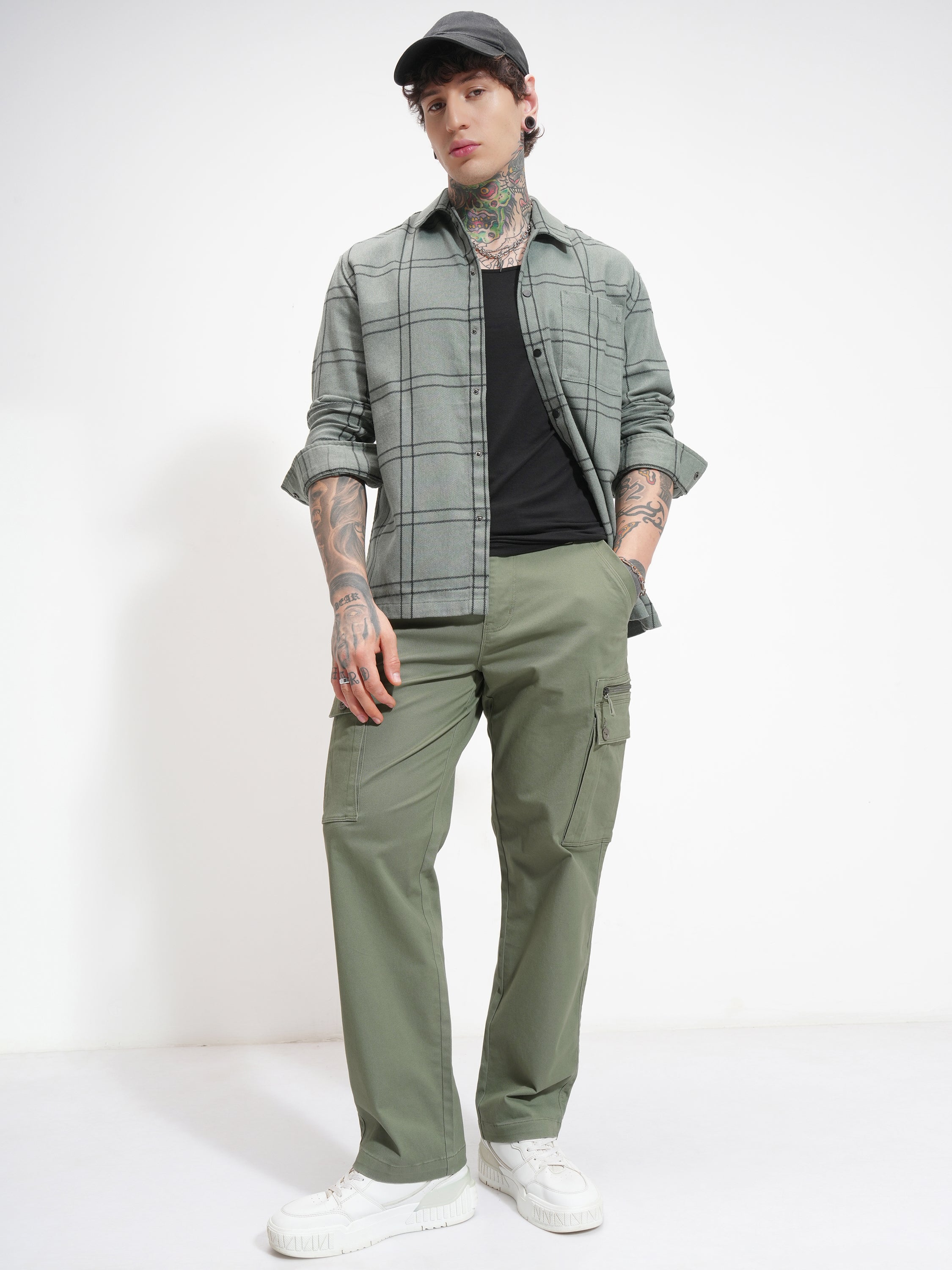 Highlander Men Green Relaxed Fit Solid Cargo - Green - Image 2