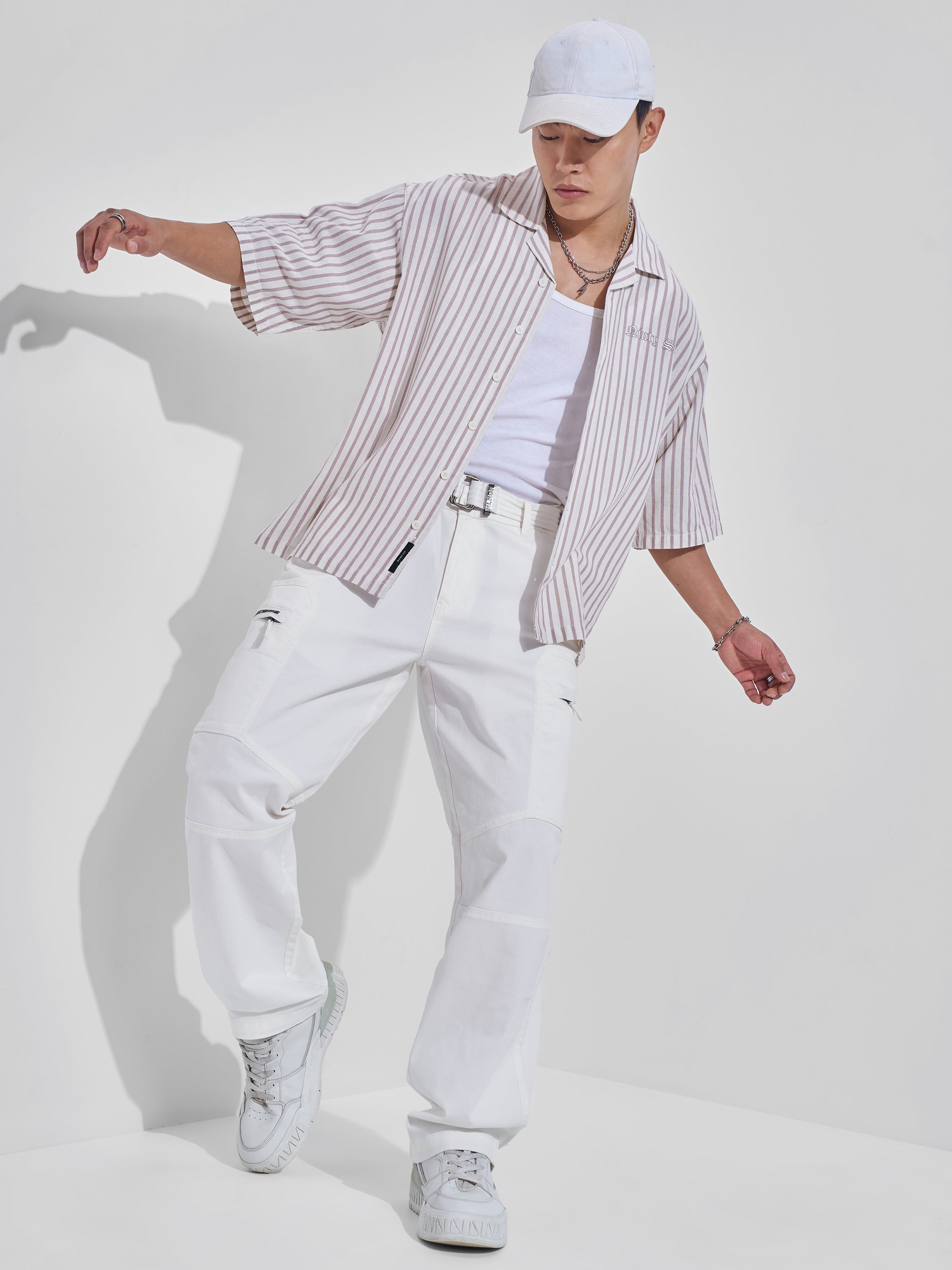 Highlander Men White Relaxed Fit Solid Cargos - White - Image 2