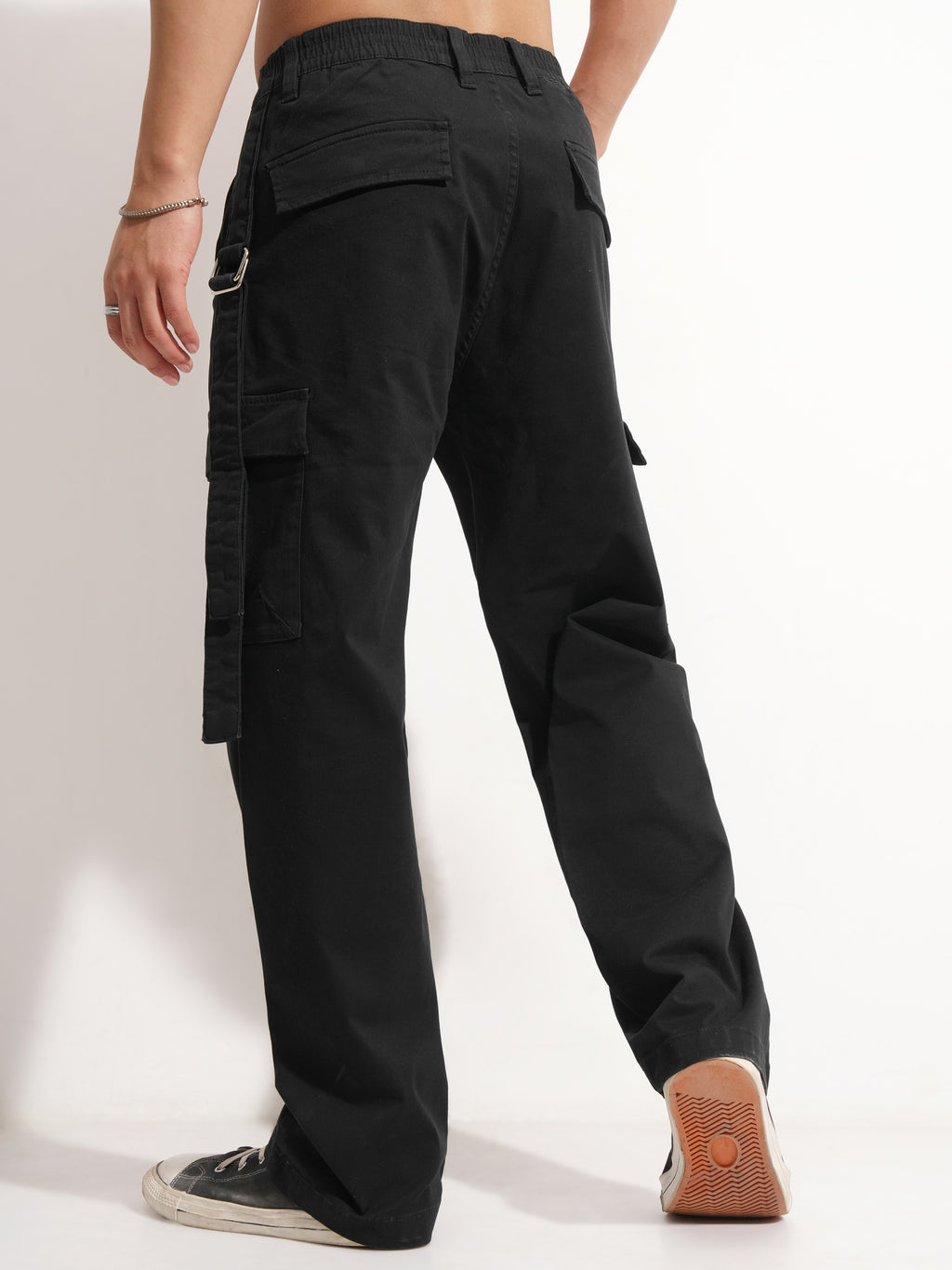 Highlander Men Black Relaxed Fit Solid Cargo - Black - Image 3