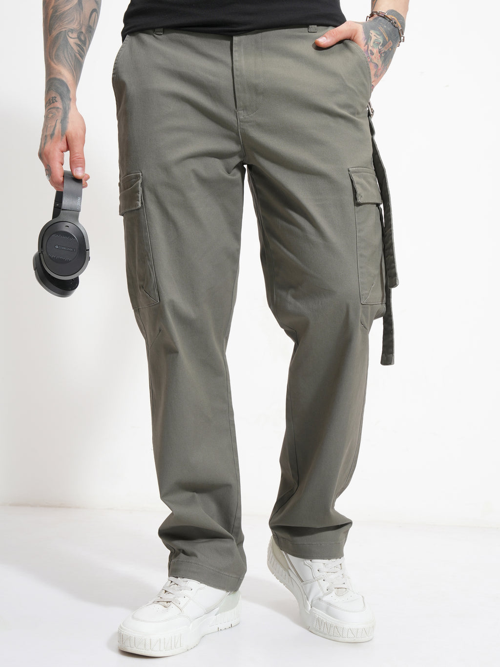 Highlander Men Olive Relaxed Fit Solid Cargo - Olive - Image 1