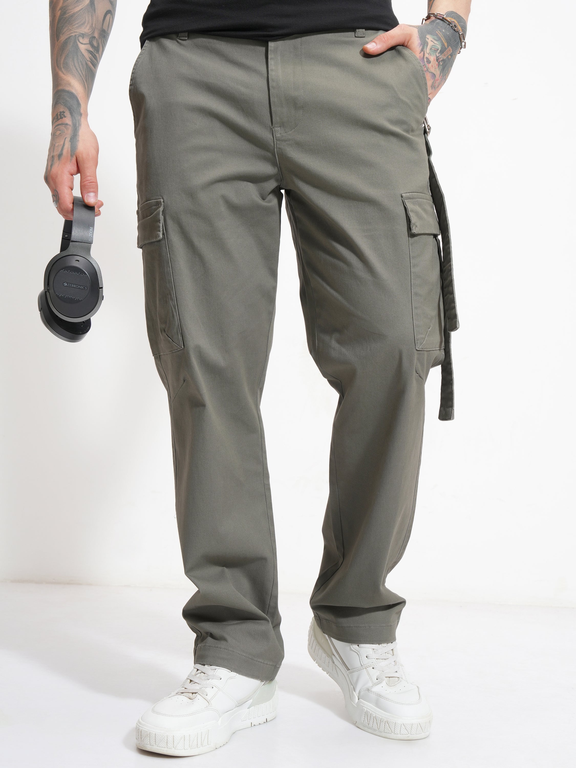 Highlander Men Olive Relaxed Fit Solid Cargo - Olive - Image 1