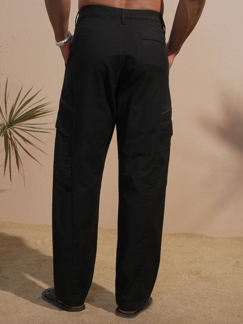 Highlander Men Black Relaxed Fit Solid Cargo - Black - Image 3