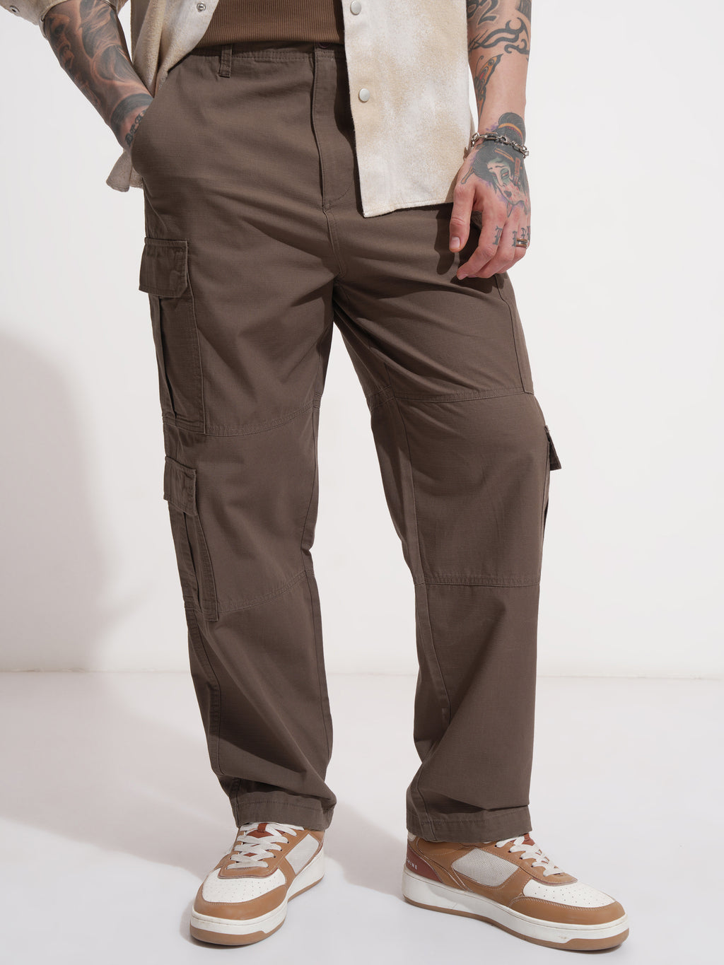 Highlander Men Brown Loose Fit Solid Cargo - Brown - Image 1