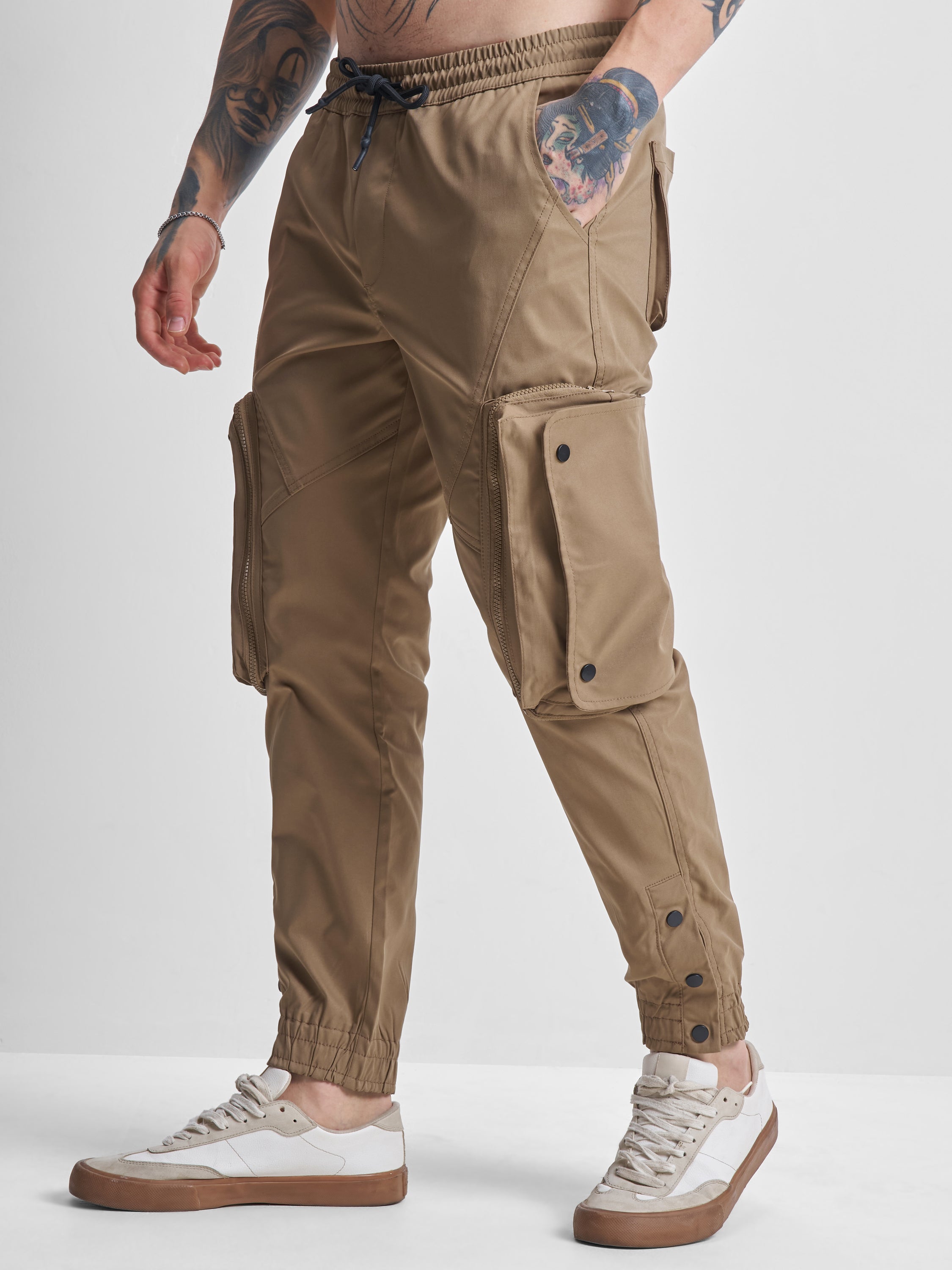 Highlander Men Brown Relaxed Fit Solid Cargos - Brown - Image 4