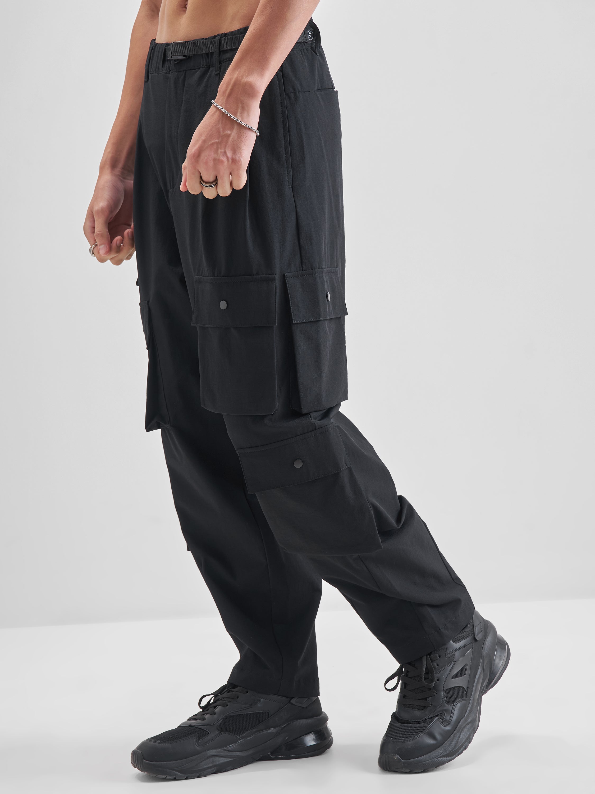 Highlander Men Black Loose Fit Solid Cargos - Black - Image 4