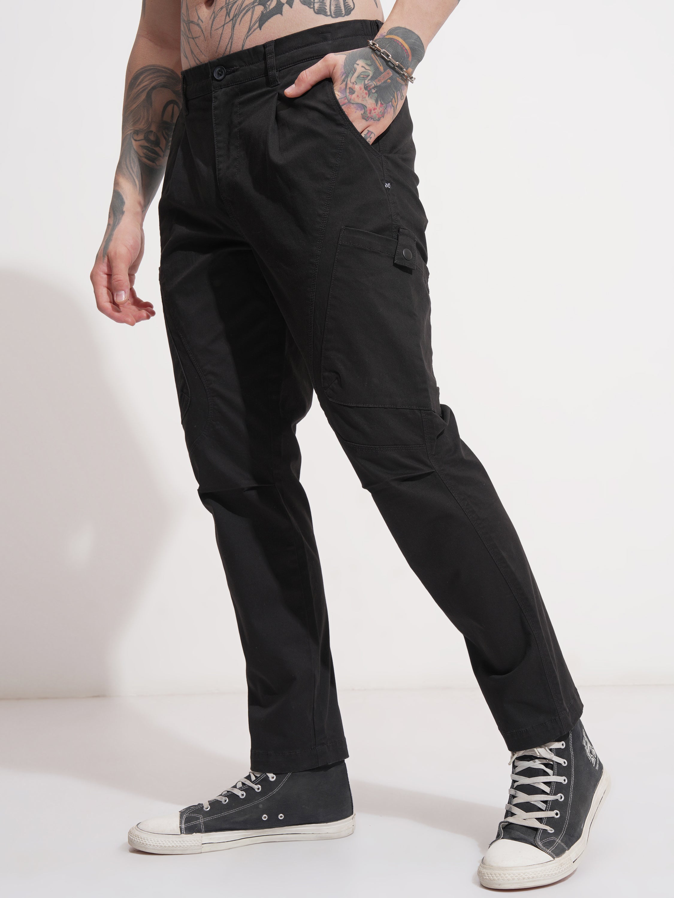 Highlander Men Black Regular Fit Solid Cargo - Black - Image 4