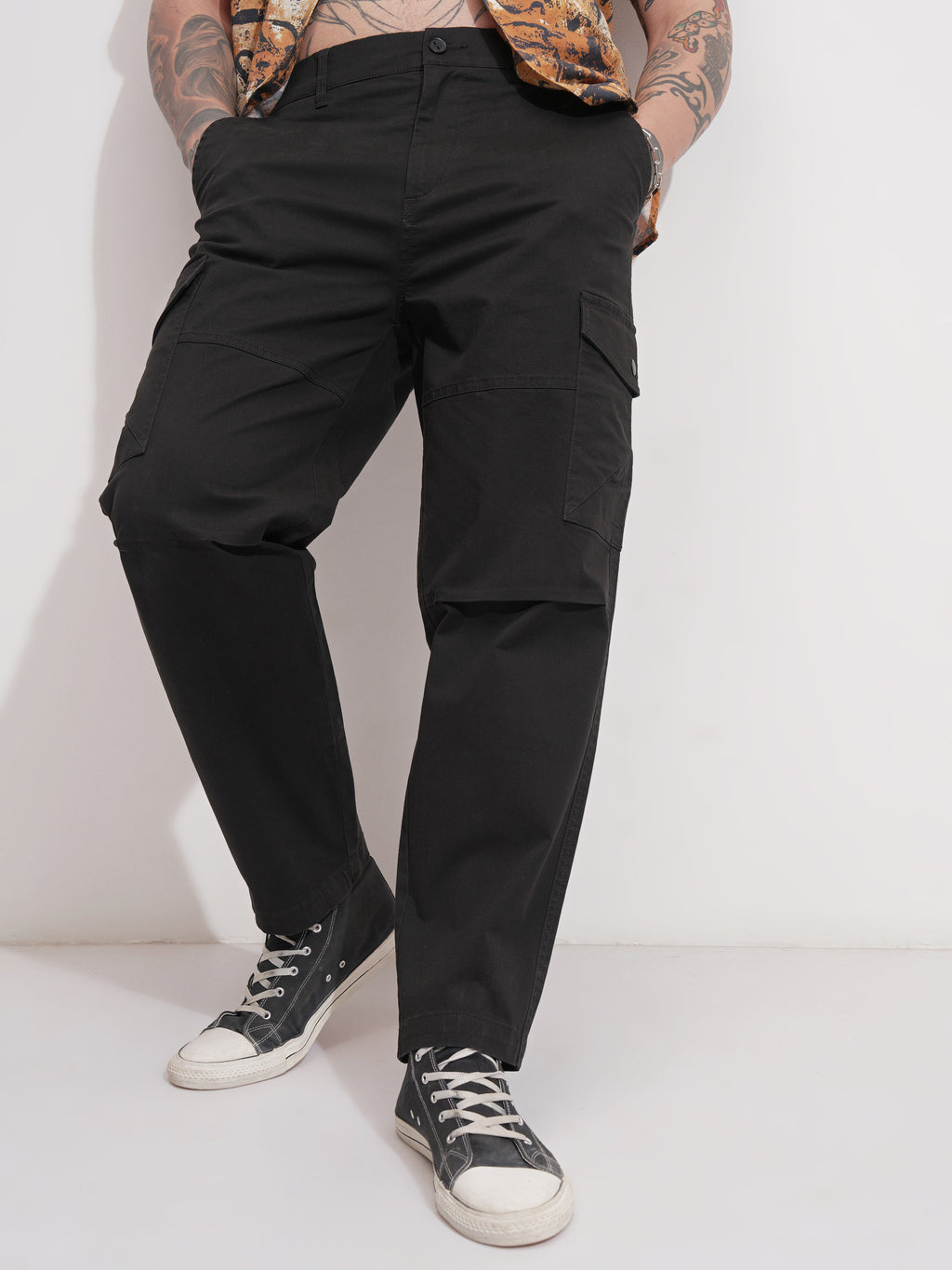 Highlander Men Black Relaxed Fit Solid Cargo - Black - Image 1