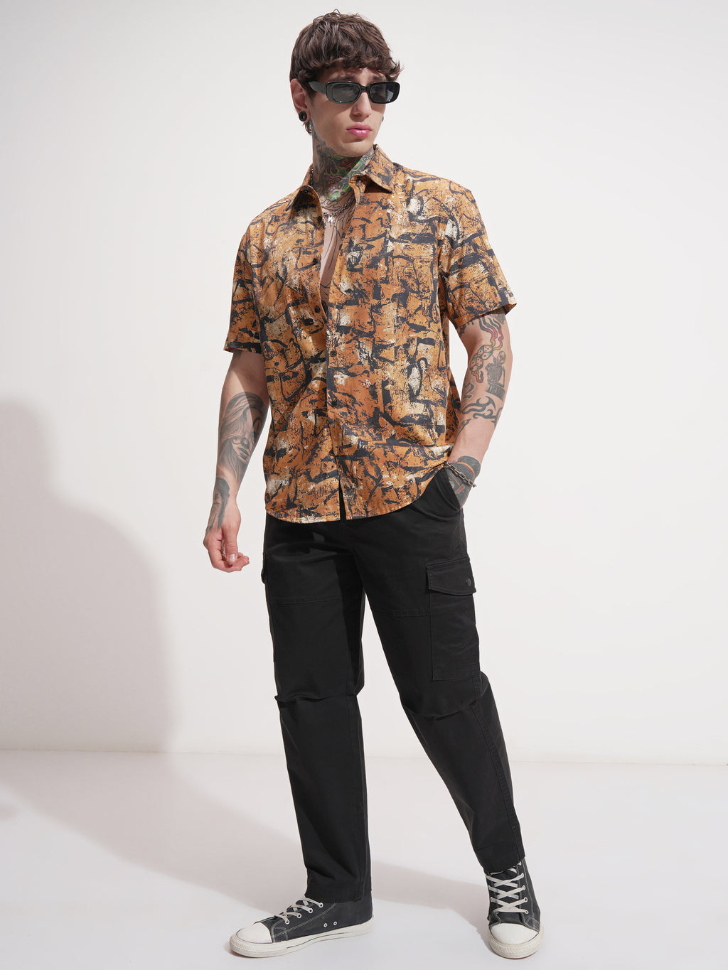 Highlander Men Black Relaxed Fit Solid Cargo - Black - Image 2