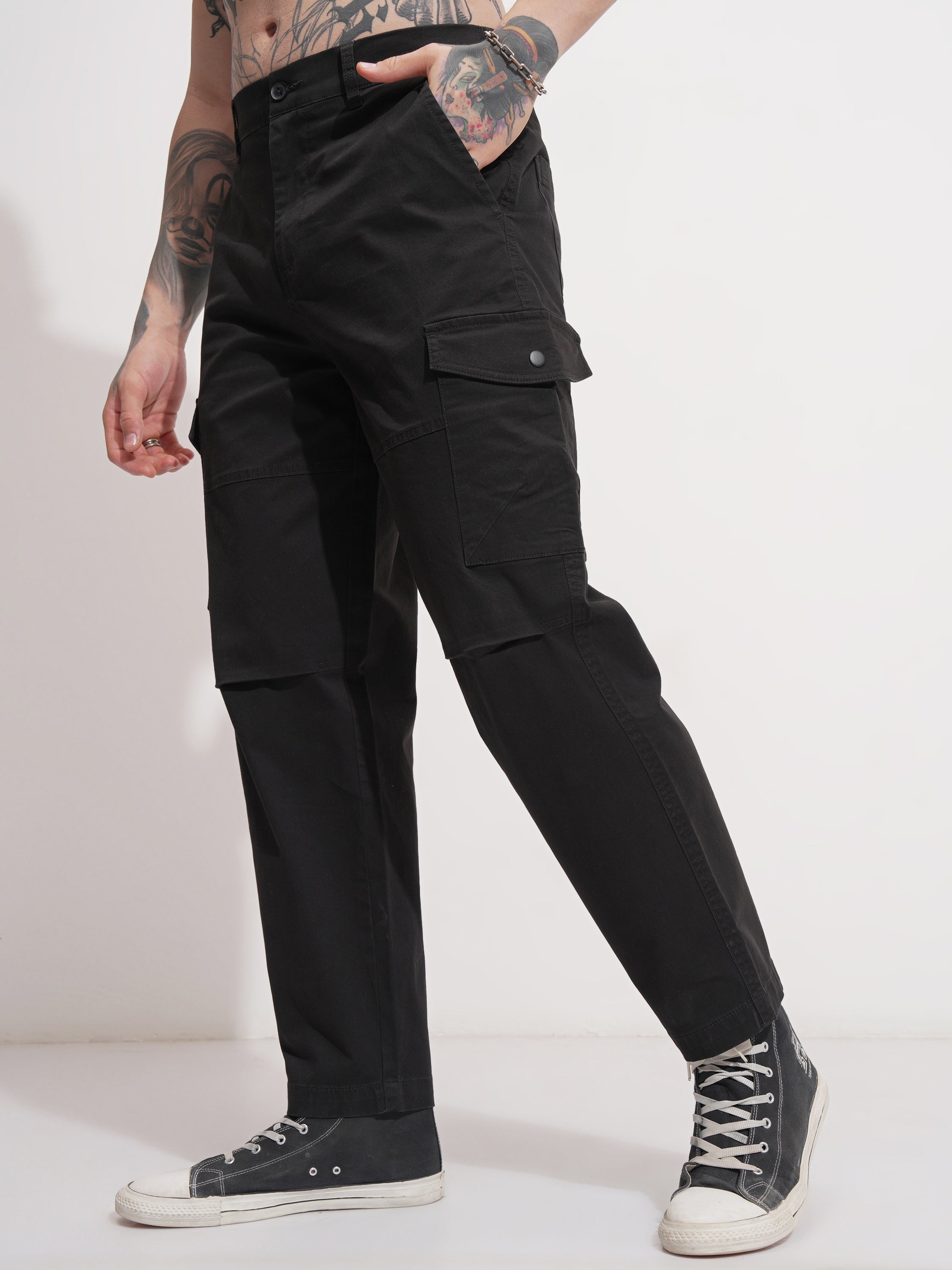 Highlander Men Black Relaxed Fit Solid Cargo - Black - Image 4