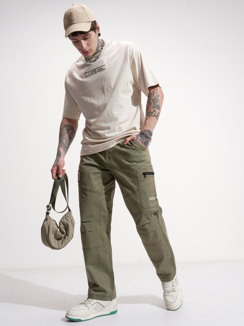 Highlander Men Olive Relaxed Fit Solid Cargo - Olive - Image 2